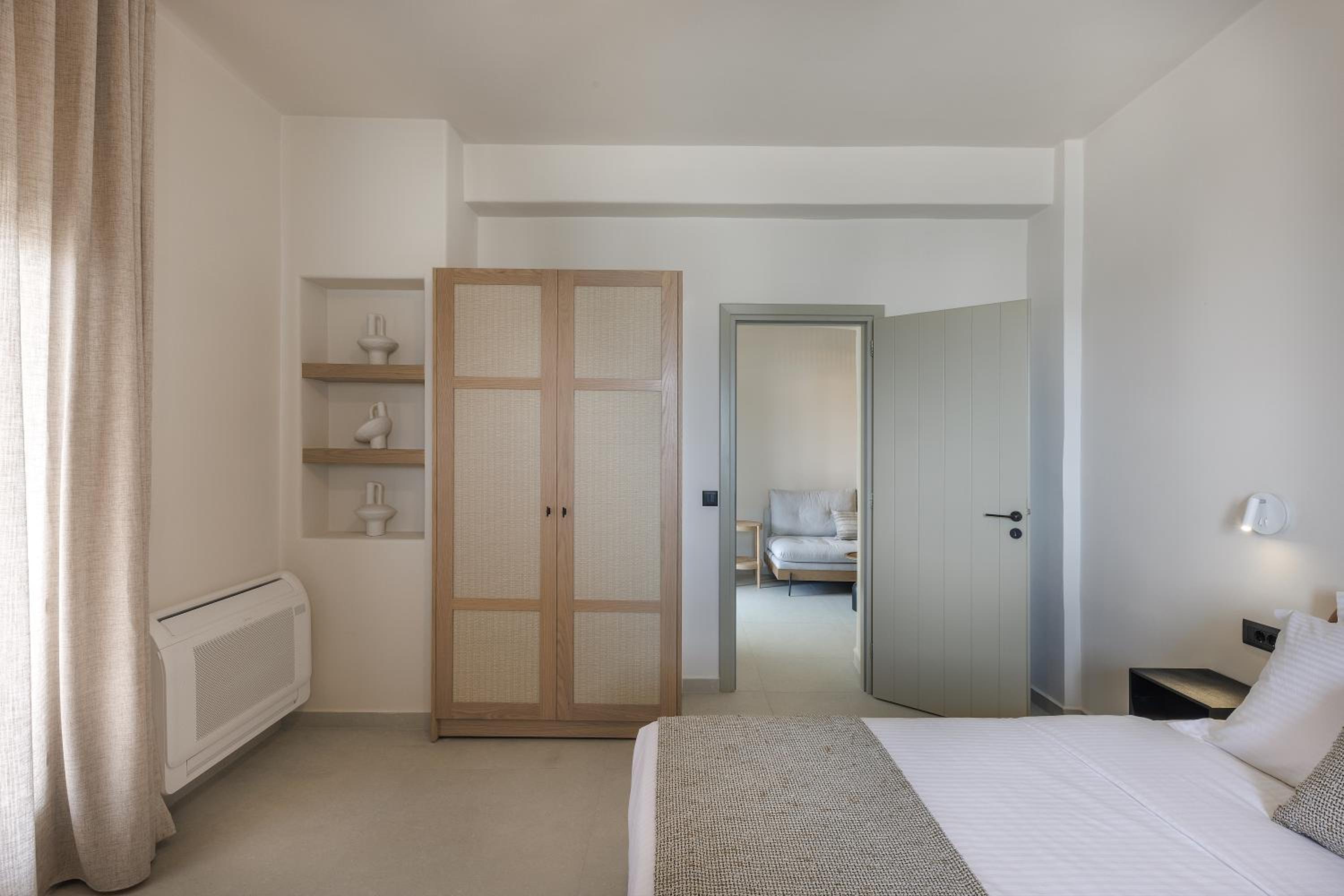 Morfes Luxury Suites by Caldera Houses