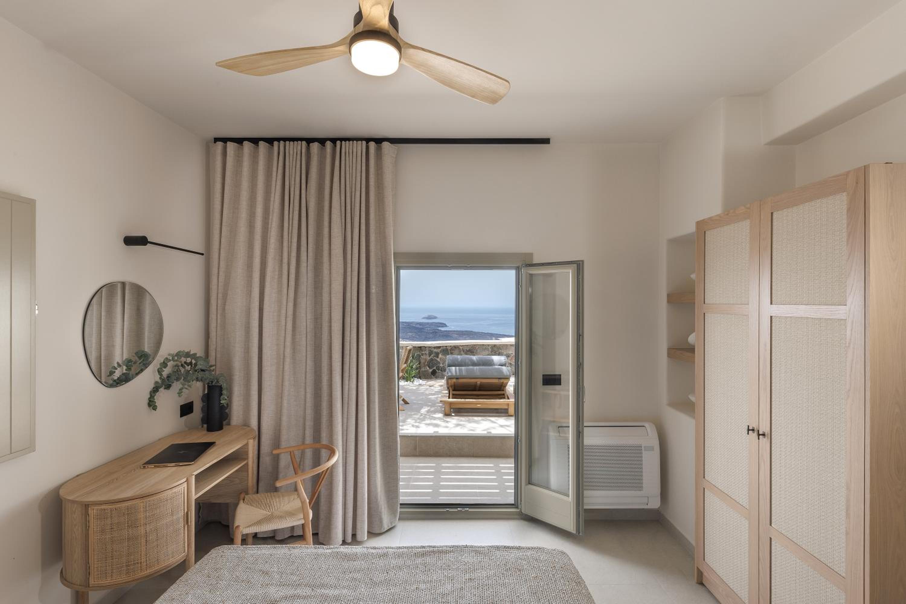 Morfes Luxury Suites by Caldera Houses