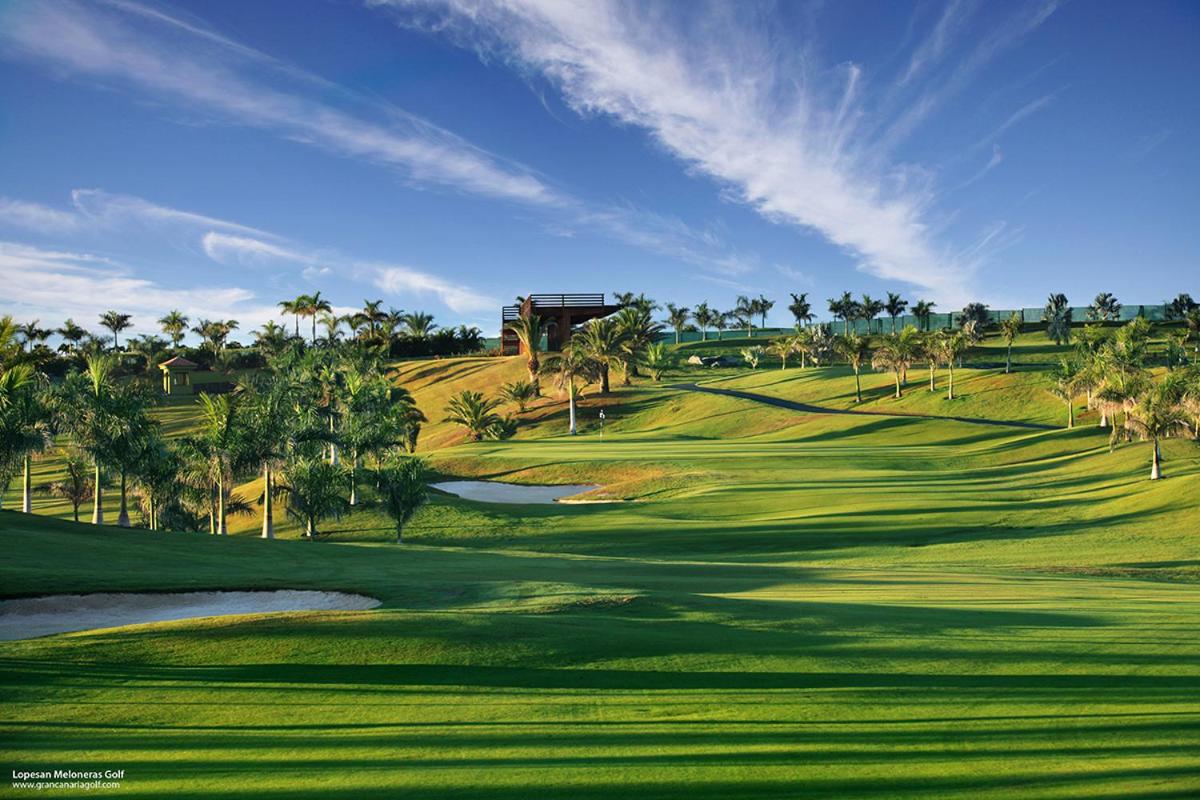 Beach and Golf Holiday Home with private jacuzzi