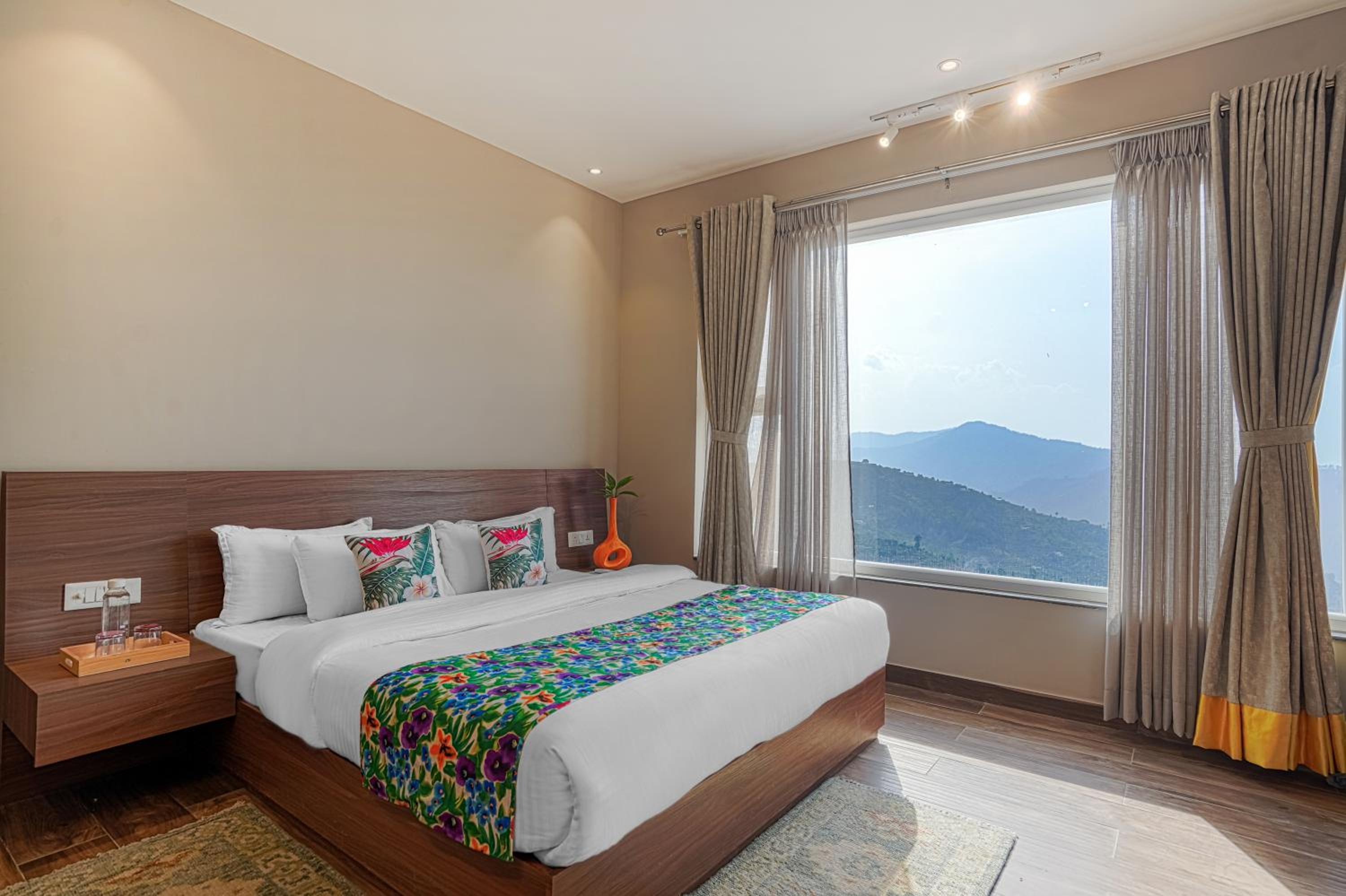 SaffronStays Ridgeview Manor, Mukteshwar - 3BHK Villa with Himalayan Views & Verandahs
