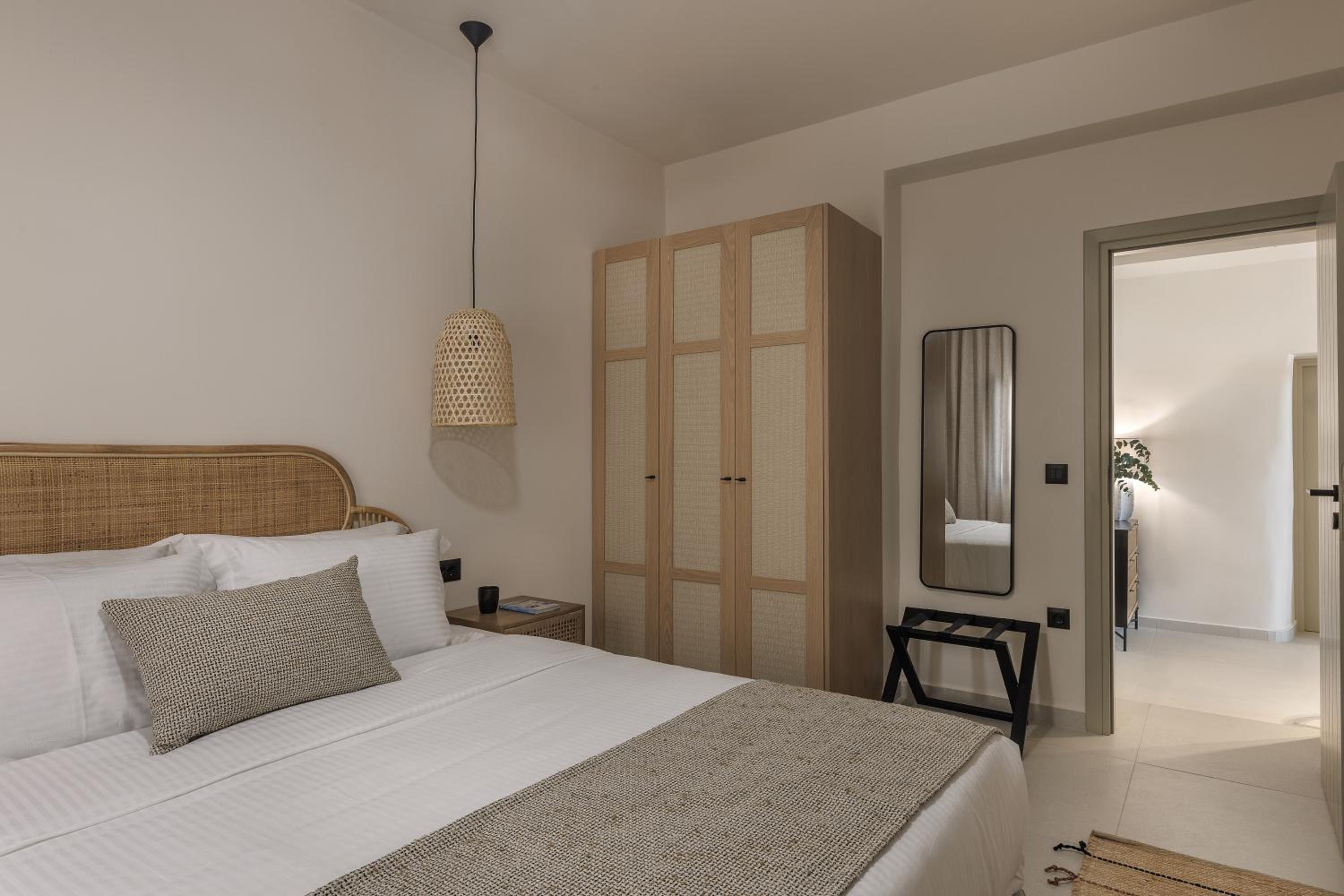 Morfes Luxury Suites by Caldera Houses