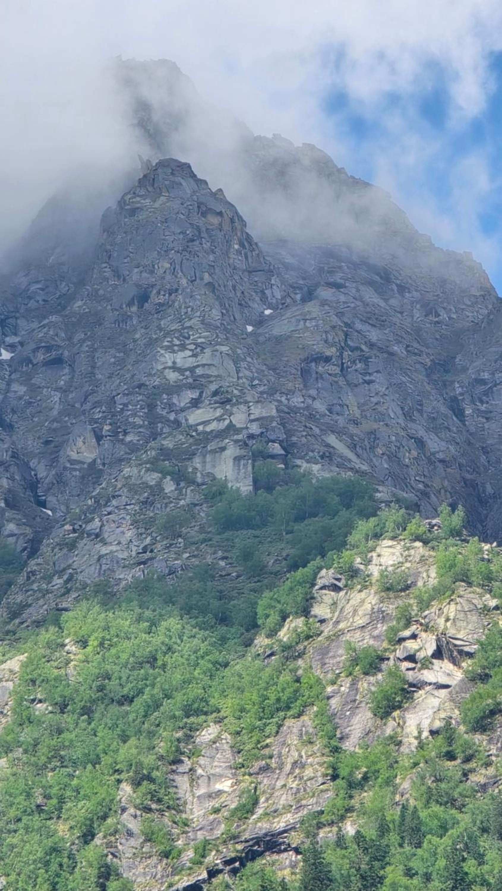 Sangla Valley Camping