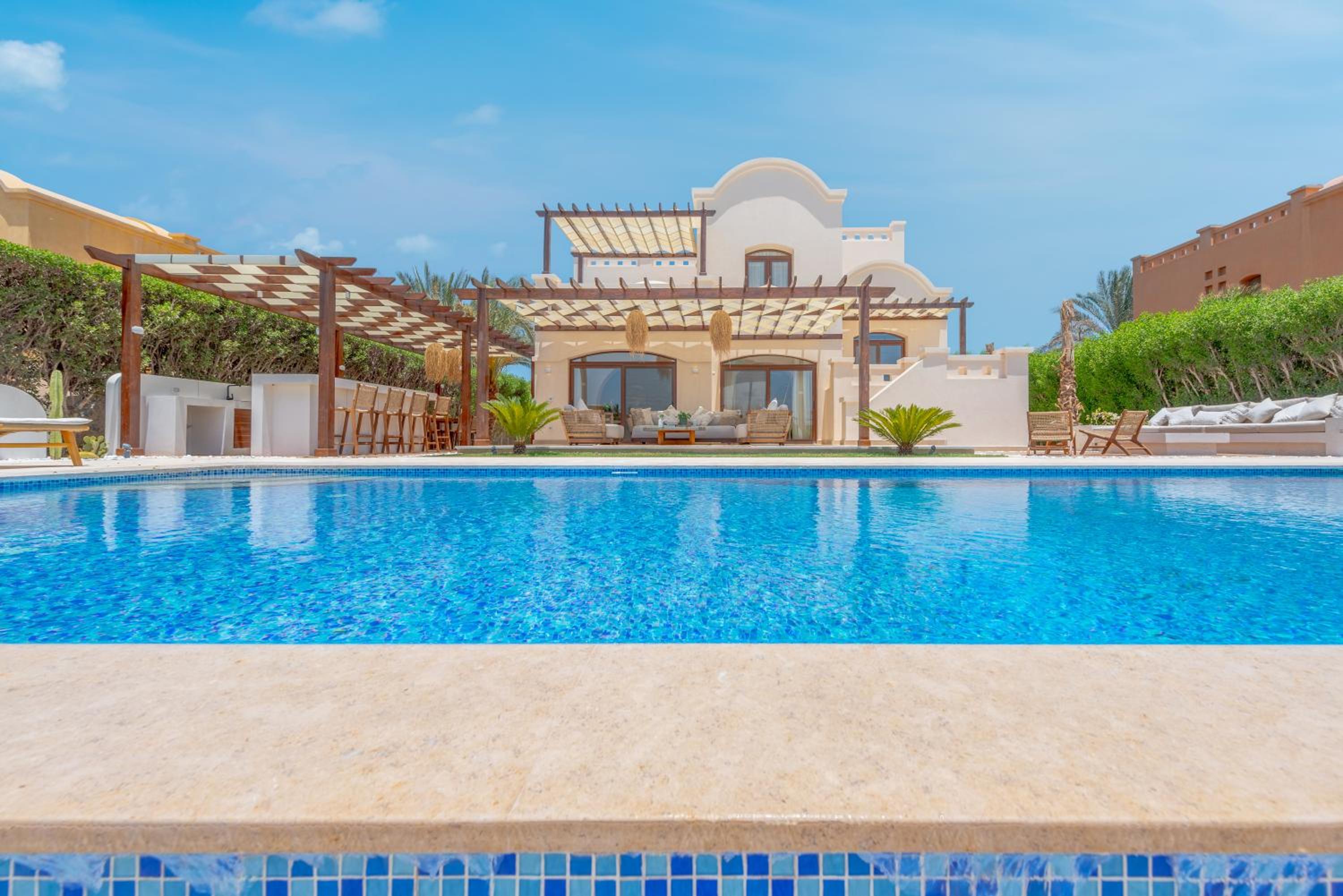 Stunning Luxurious 5 BR Villa at West Golf El Gouna view 3