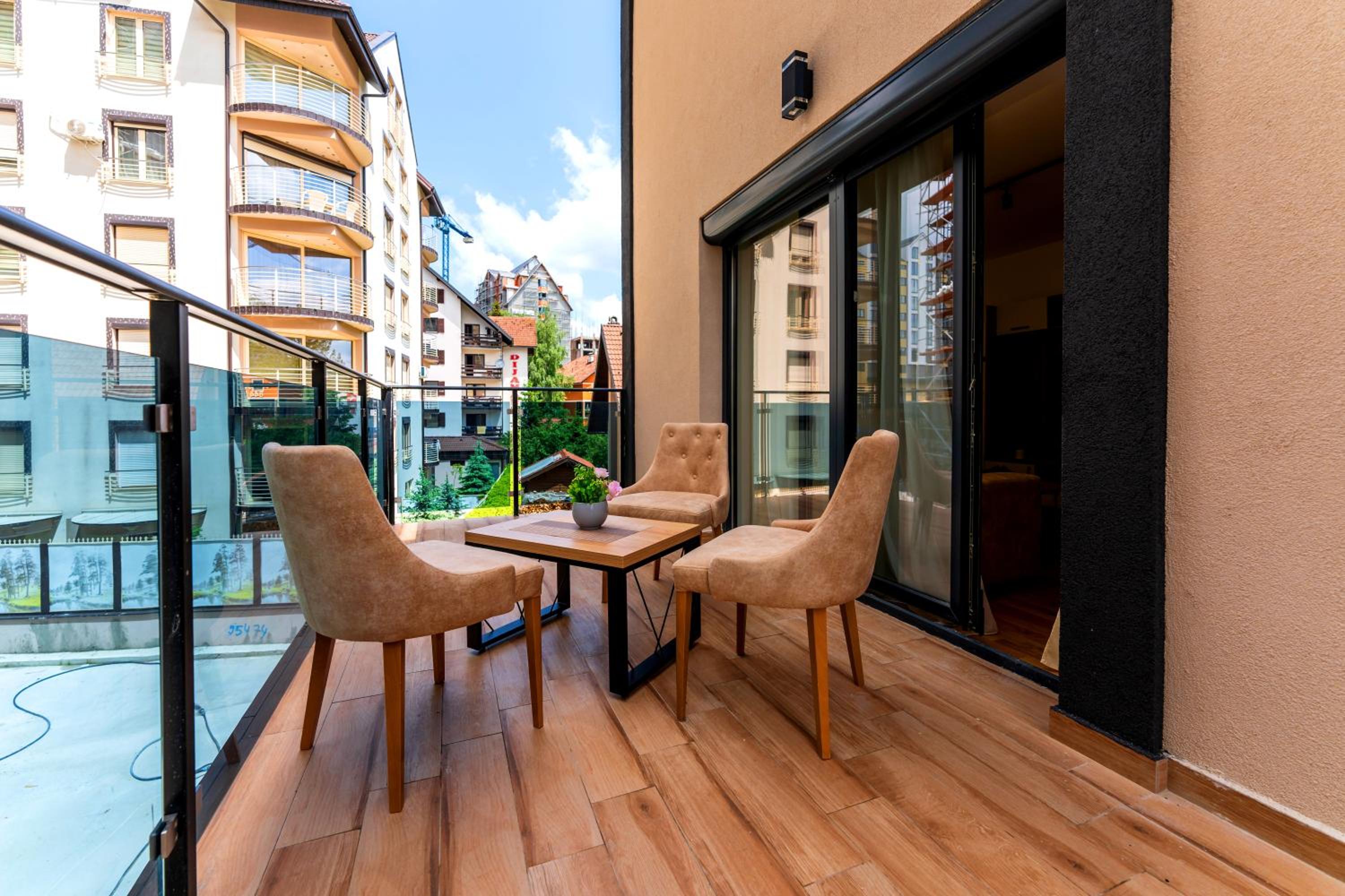 Apartmani SARA