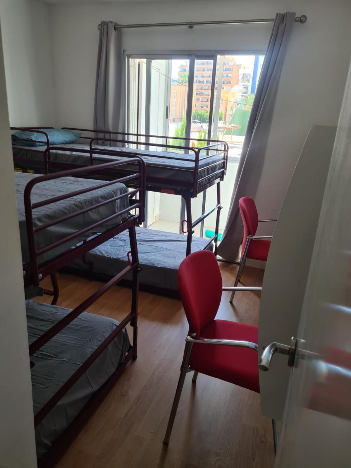 Apartamento en complejo residencial con piscina