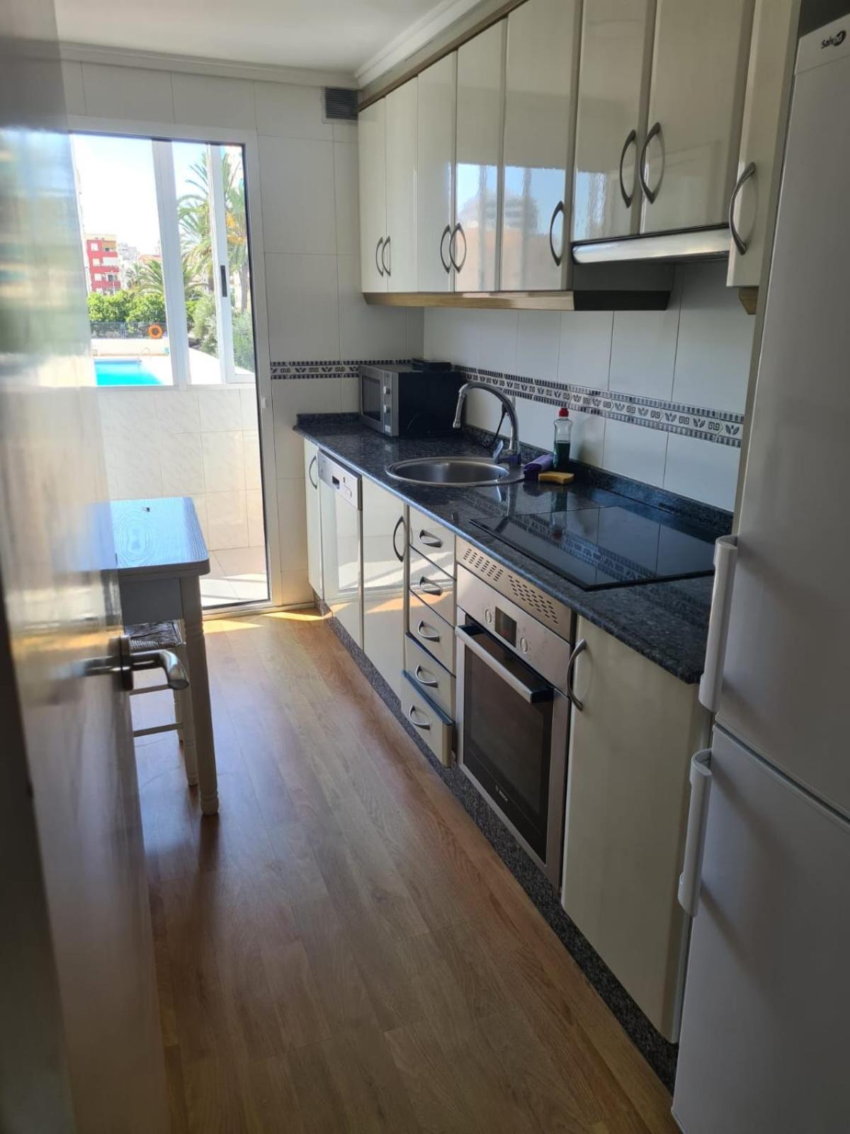 Apartamento en complejo residencial con piscina