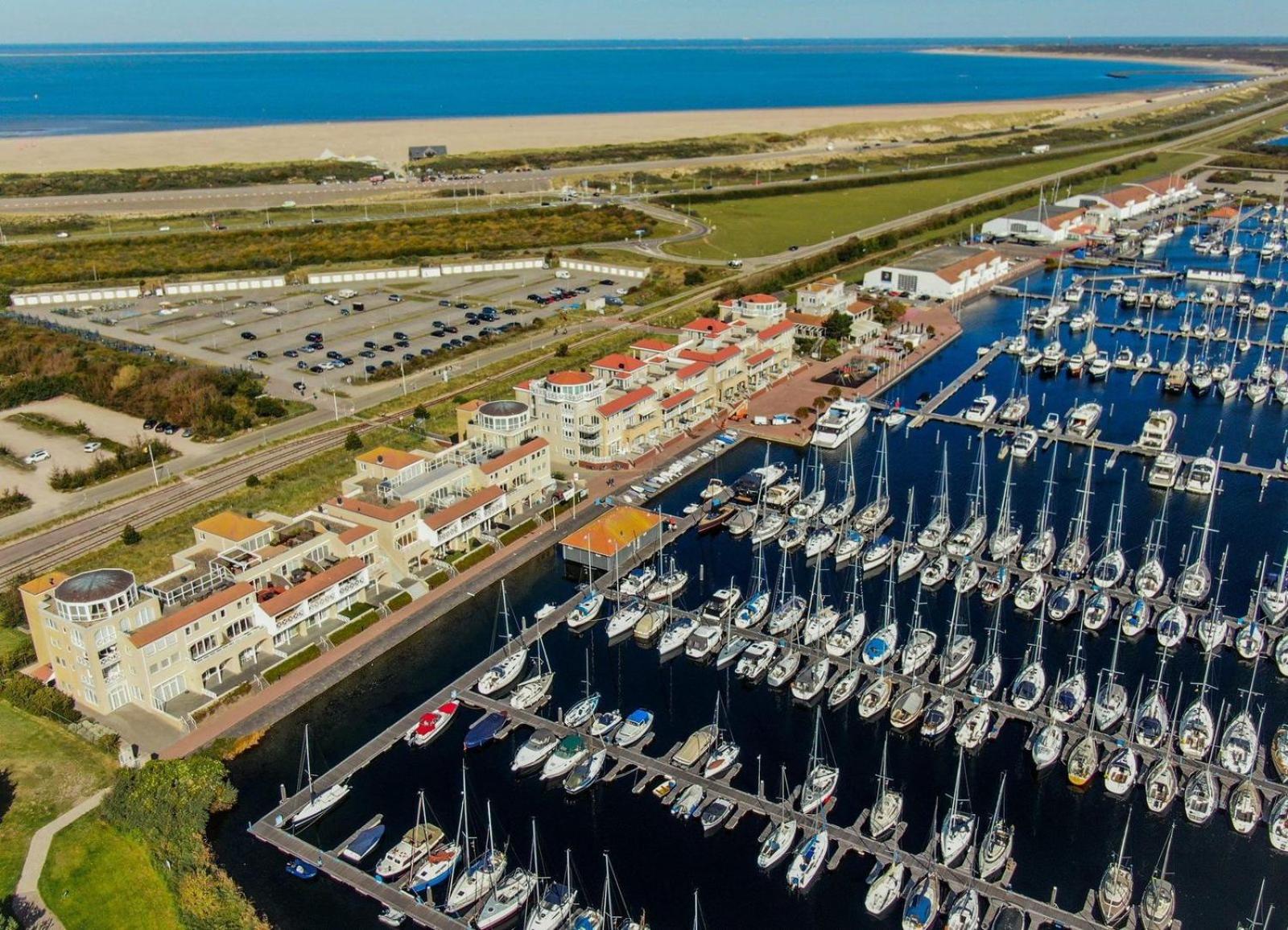 Kabbelaarsbank 405 - Port Marina Zélande view 2