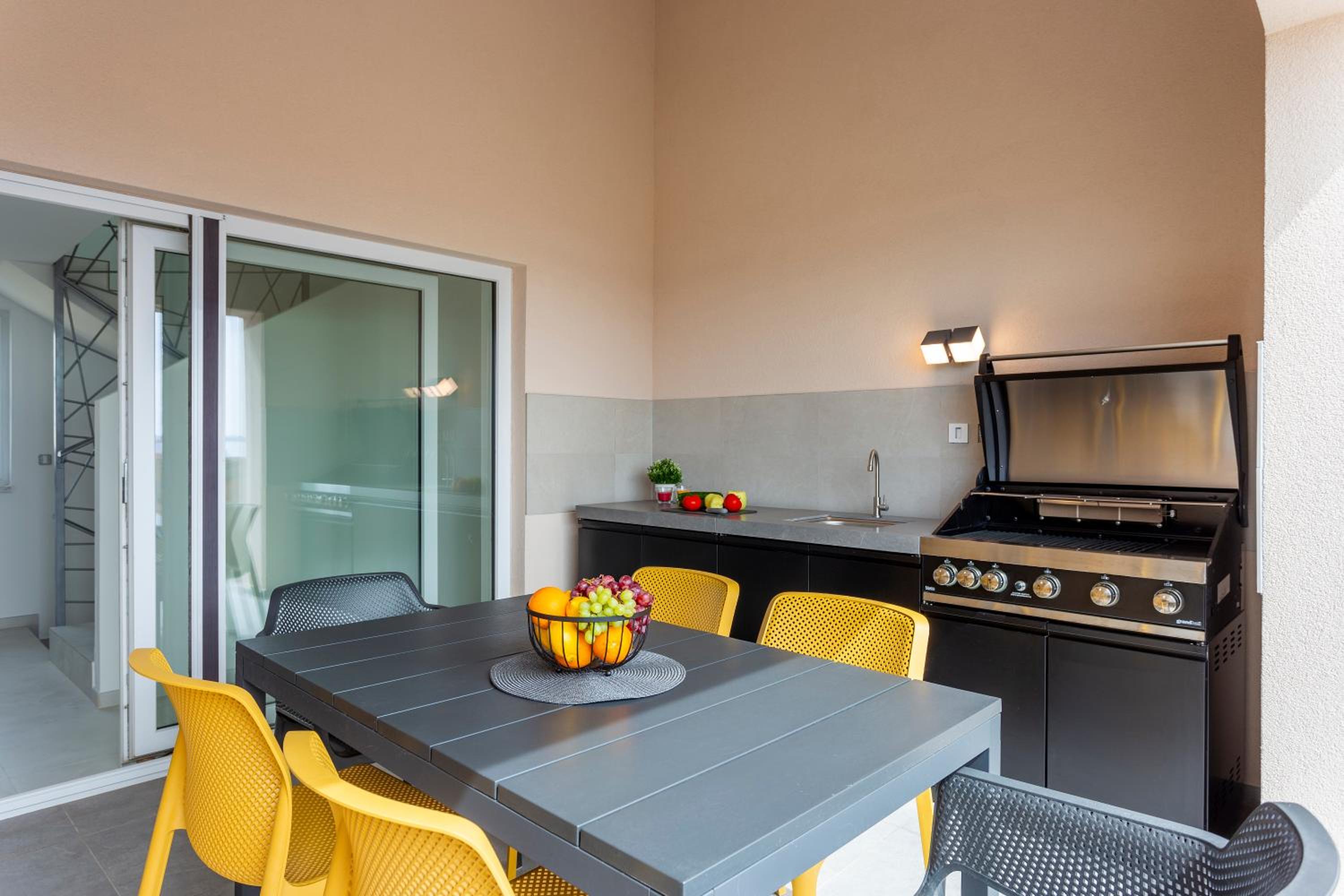 Osvit Grand Deluxe Apartment