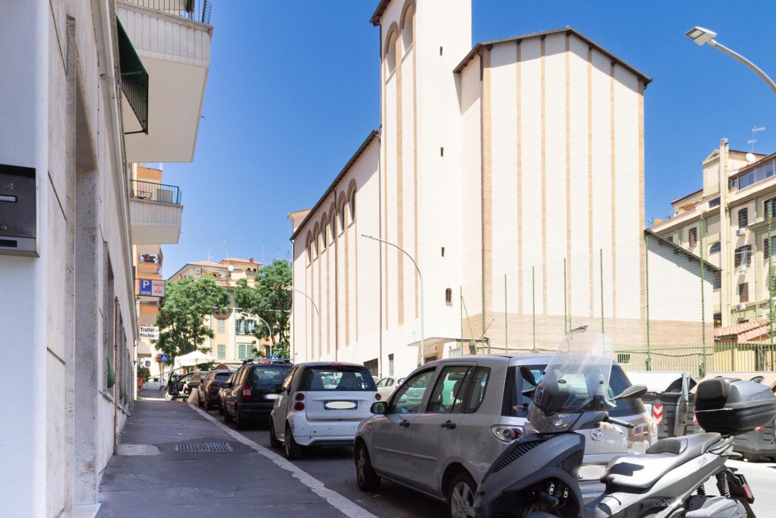 Apartment near the Vatican Cipro metro station