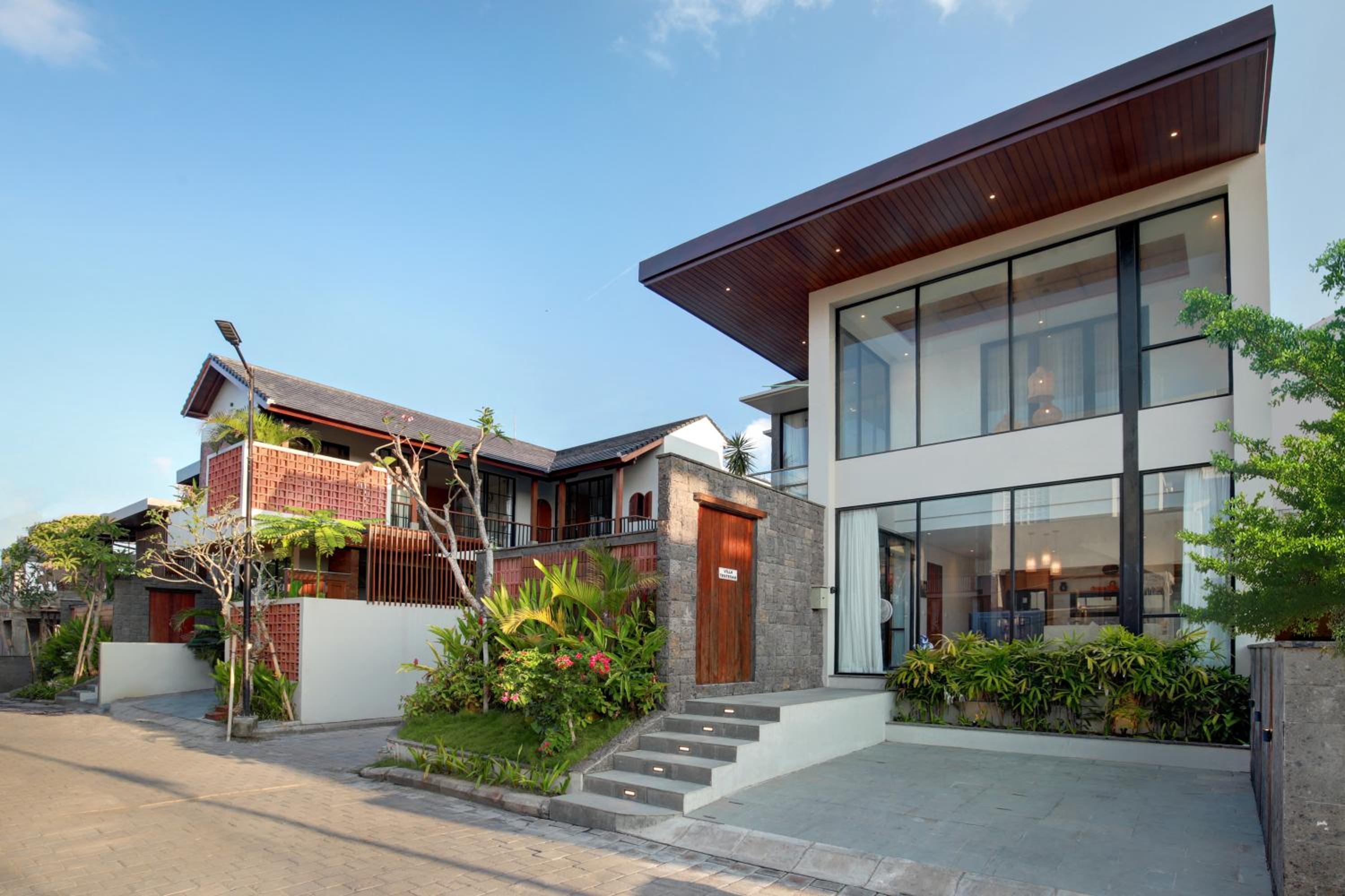 VillaTenteram 3BR Ensuites Canggu