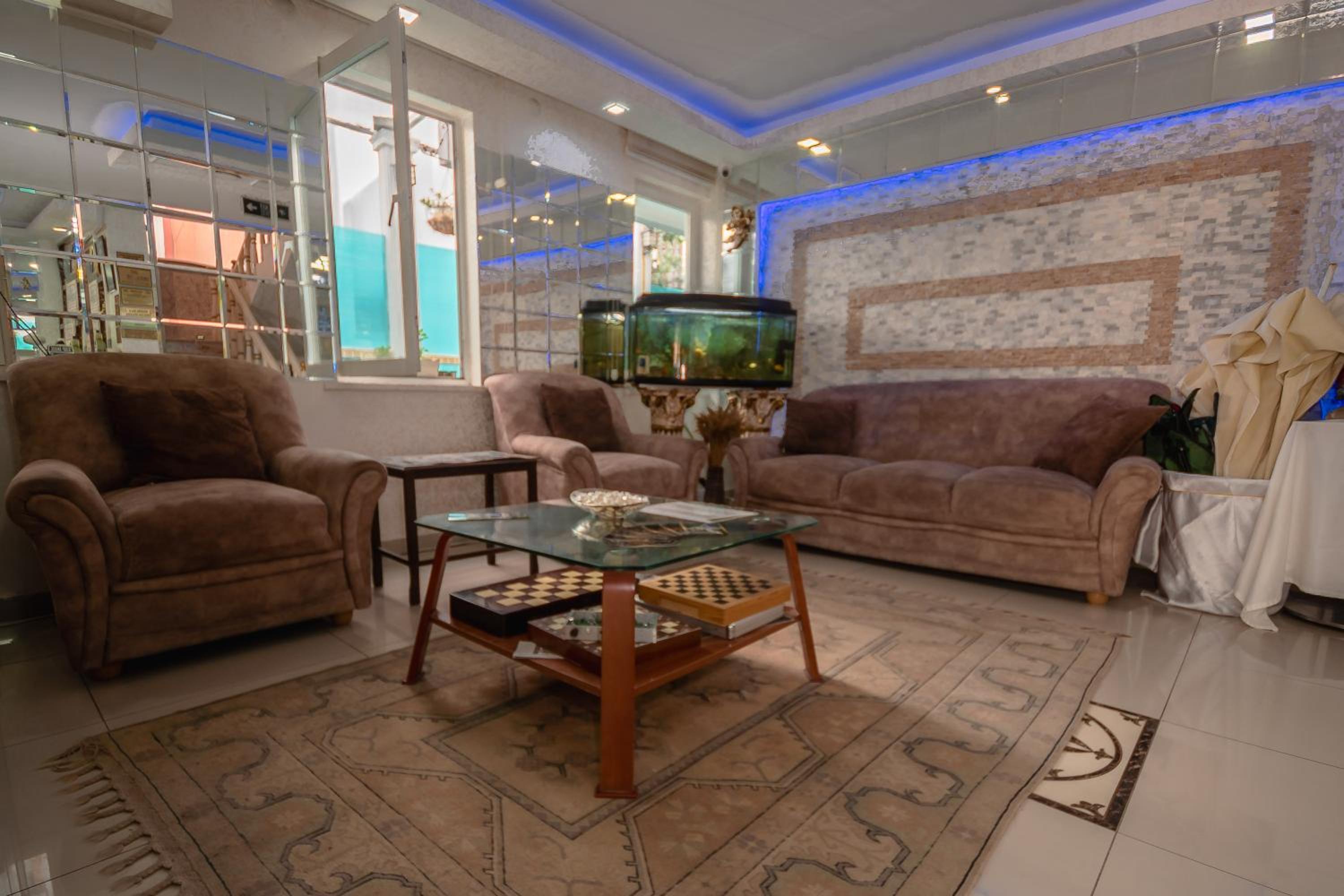 Behram Hotel - Image 27