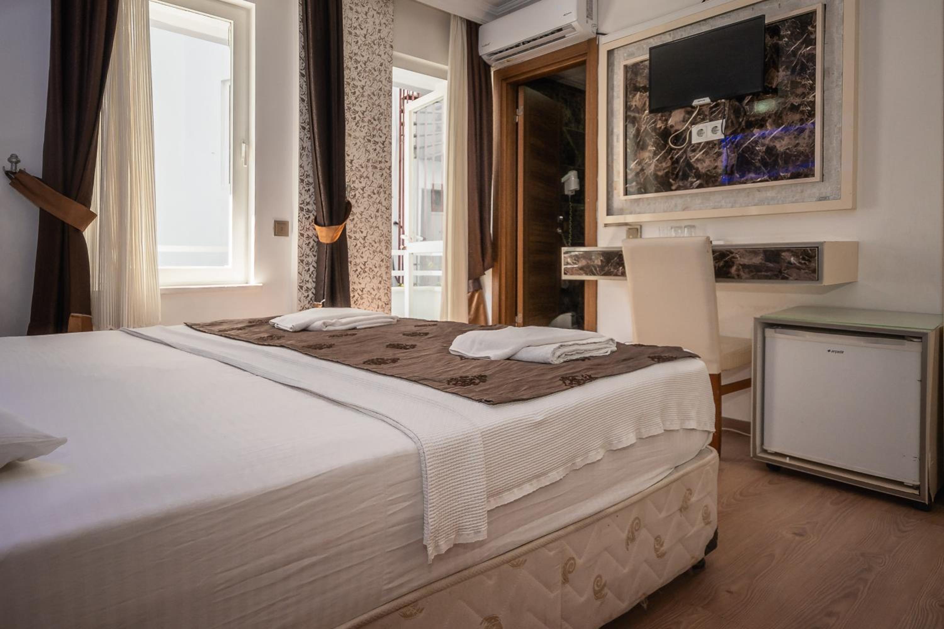 Behram Hotel - Image 15