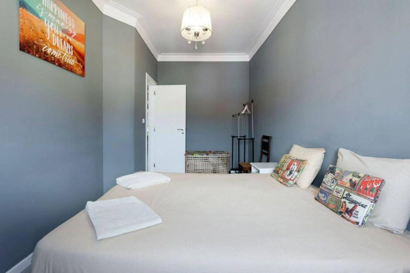 2-bedroom flat in Moscavide near FIL and Arena