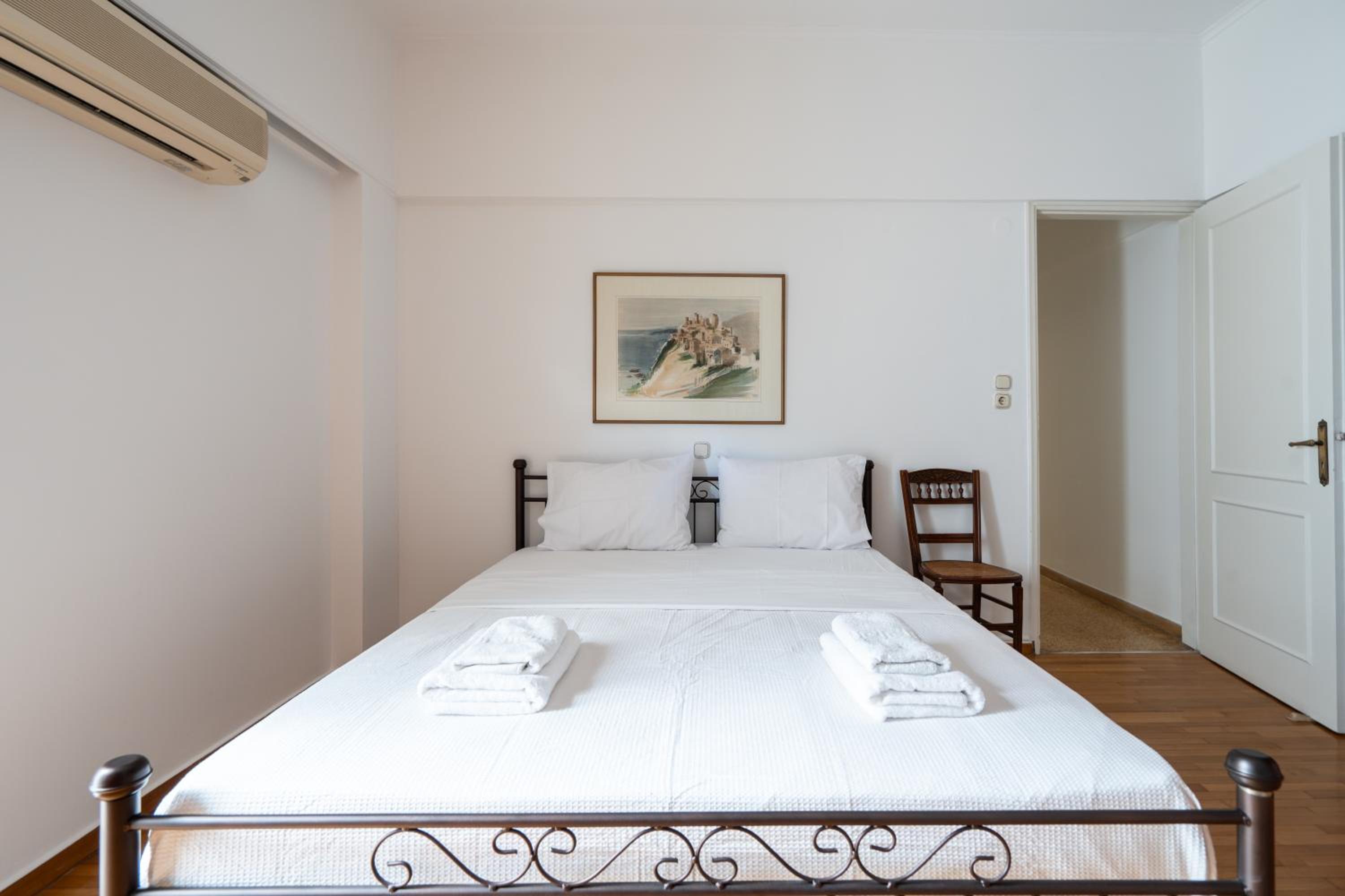 Classy 2Bdrm Apartment in Pagrati