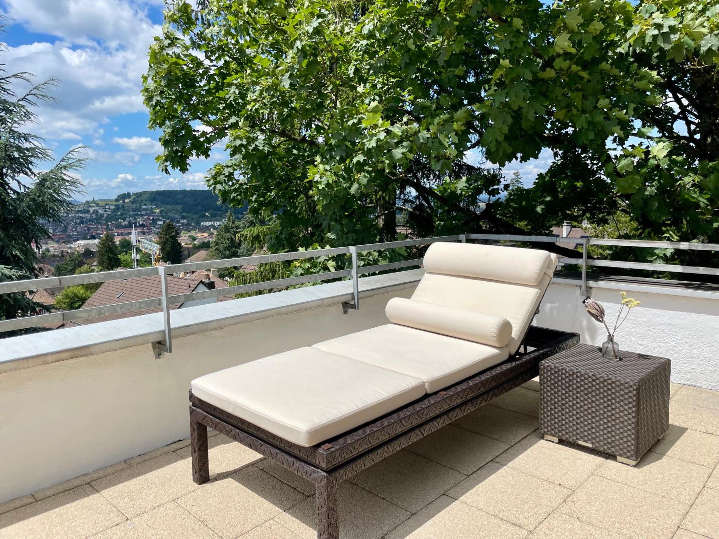 Luxury, quiet flat overlooking Zurich