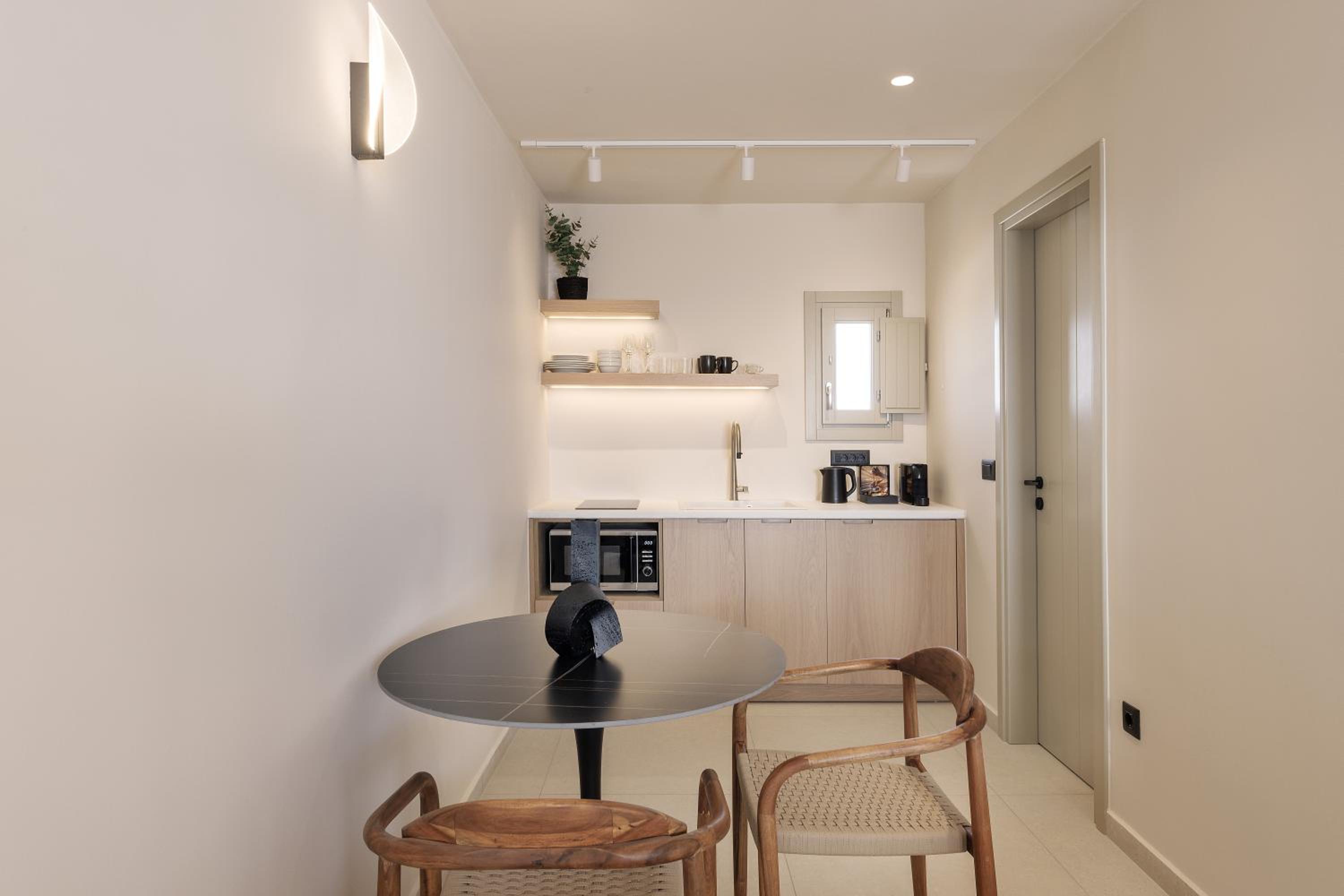 Morfes Luxury Suites by Caldera Houses