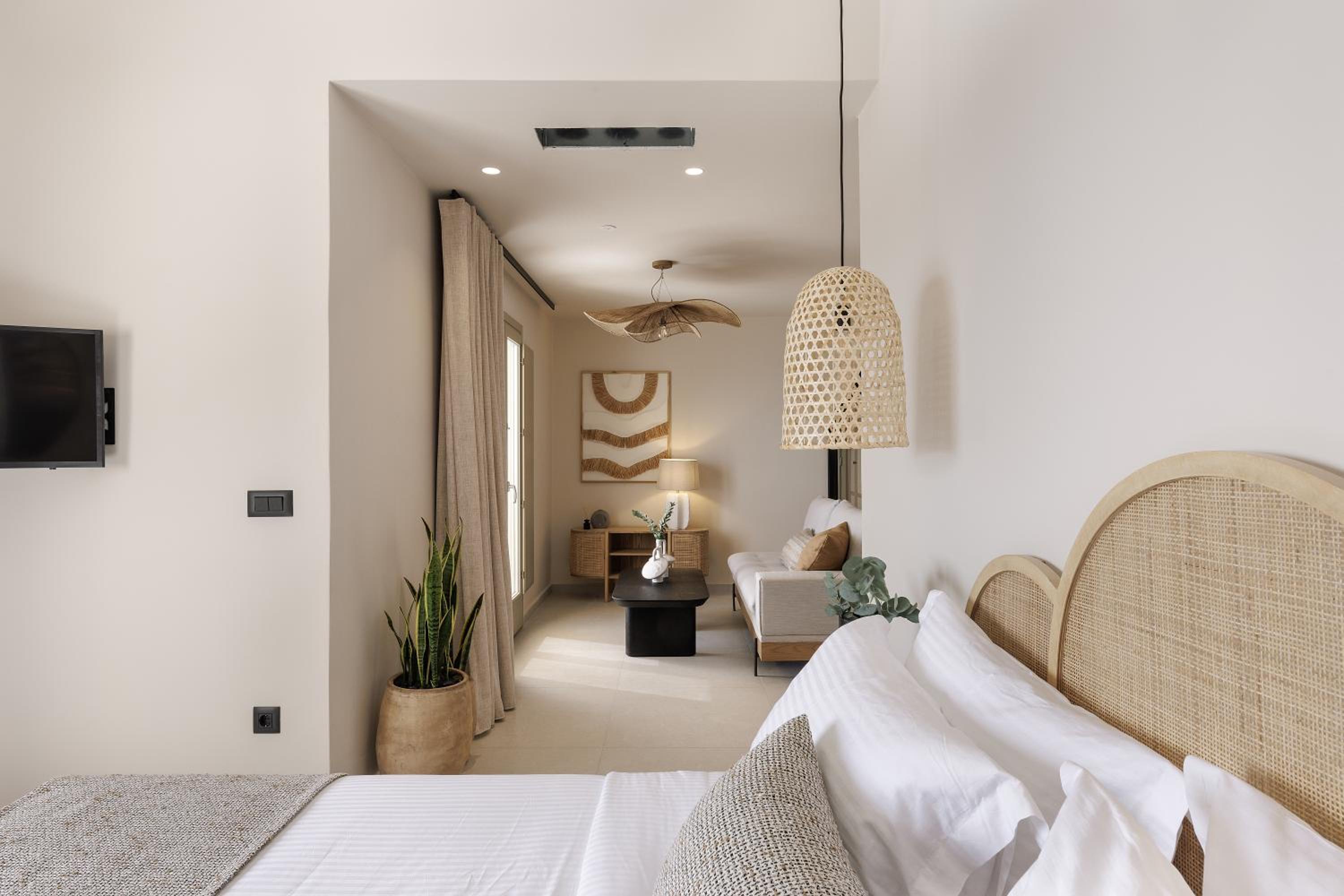 Morfes Luxury Suites by Caldera Houses