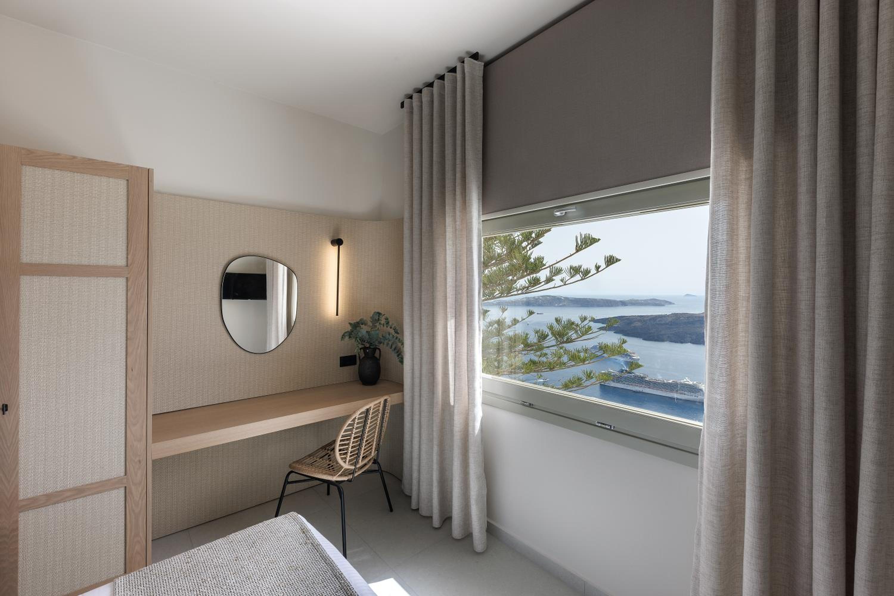 Morfes Luxury Suites by Caldera Houses