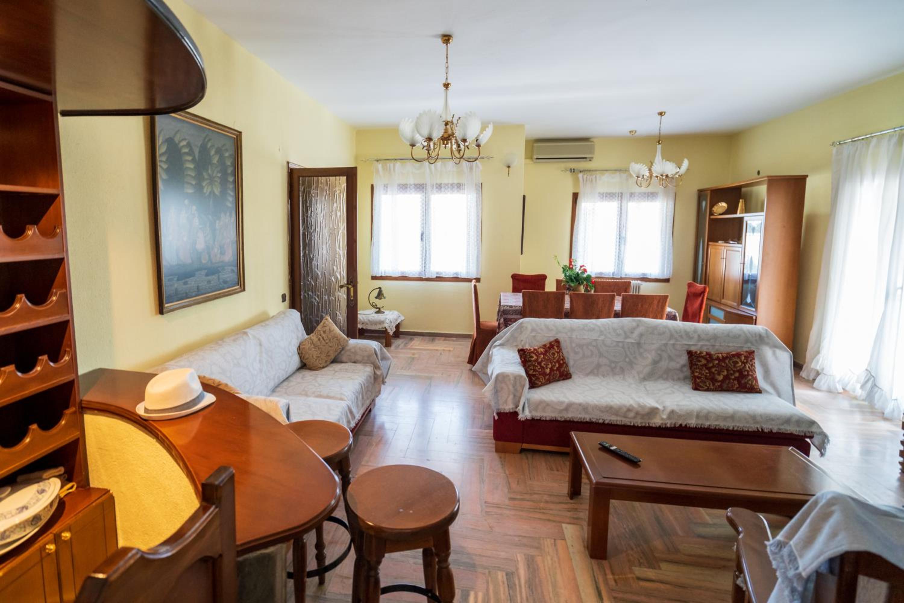 Villa Loksadra