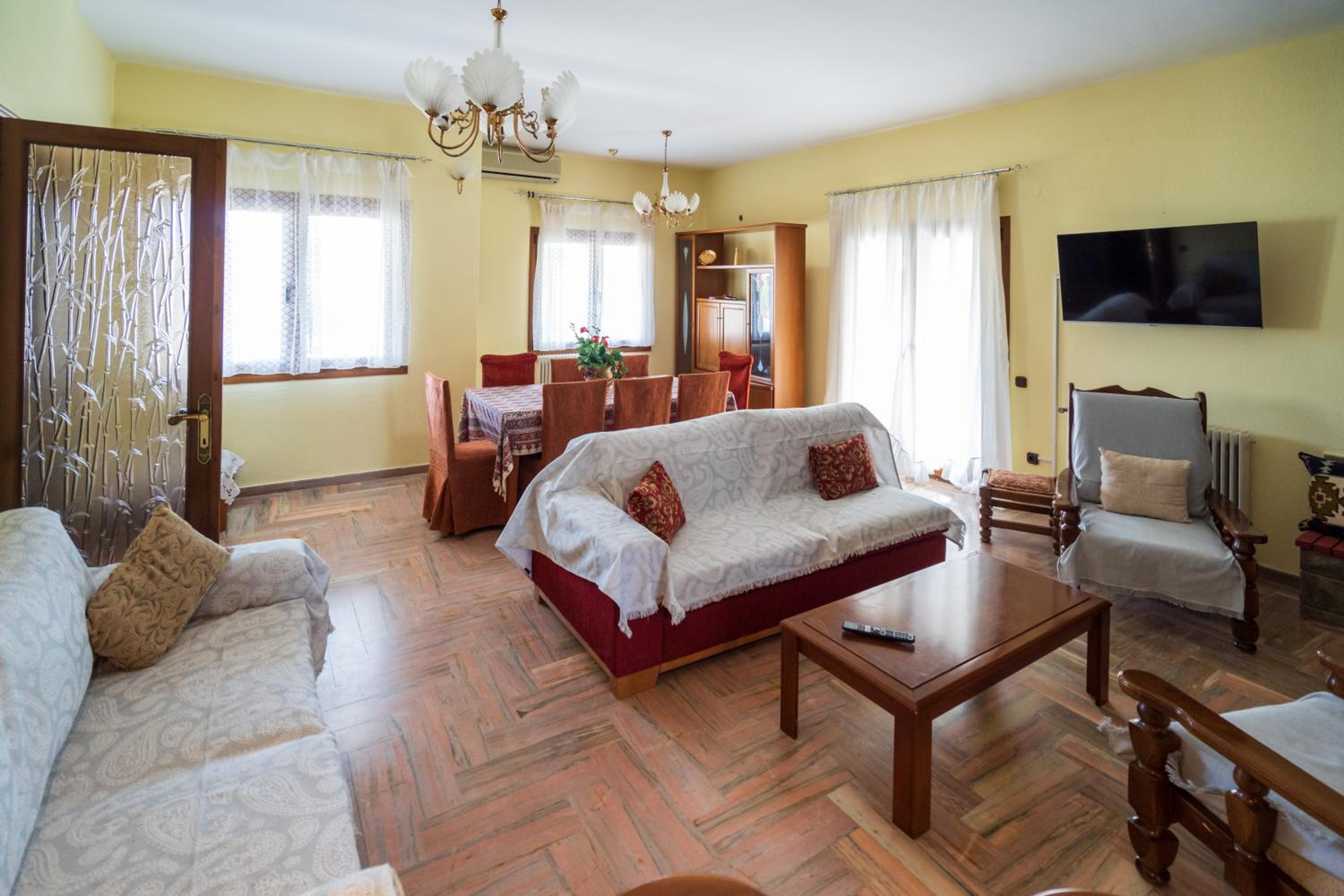 Villa Loksadra