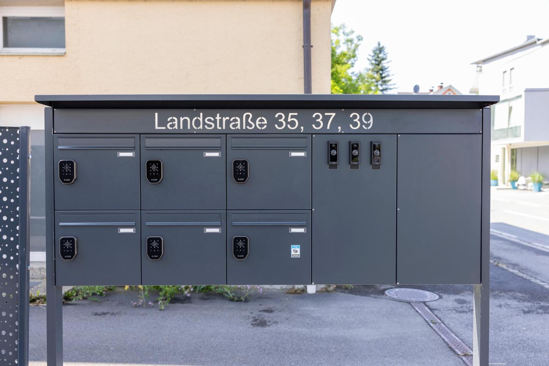 Bodensee Bergblick Suite by Stadtlandnest