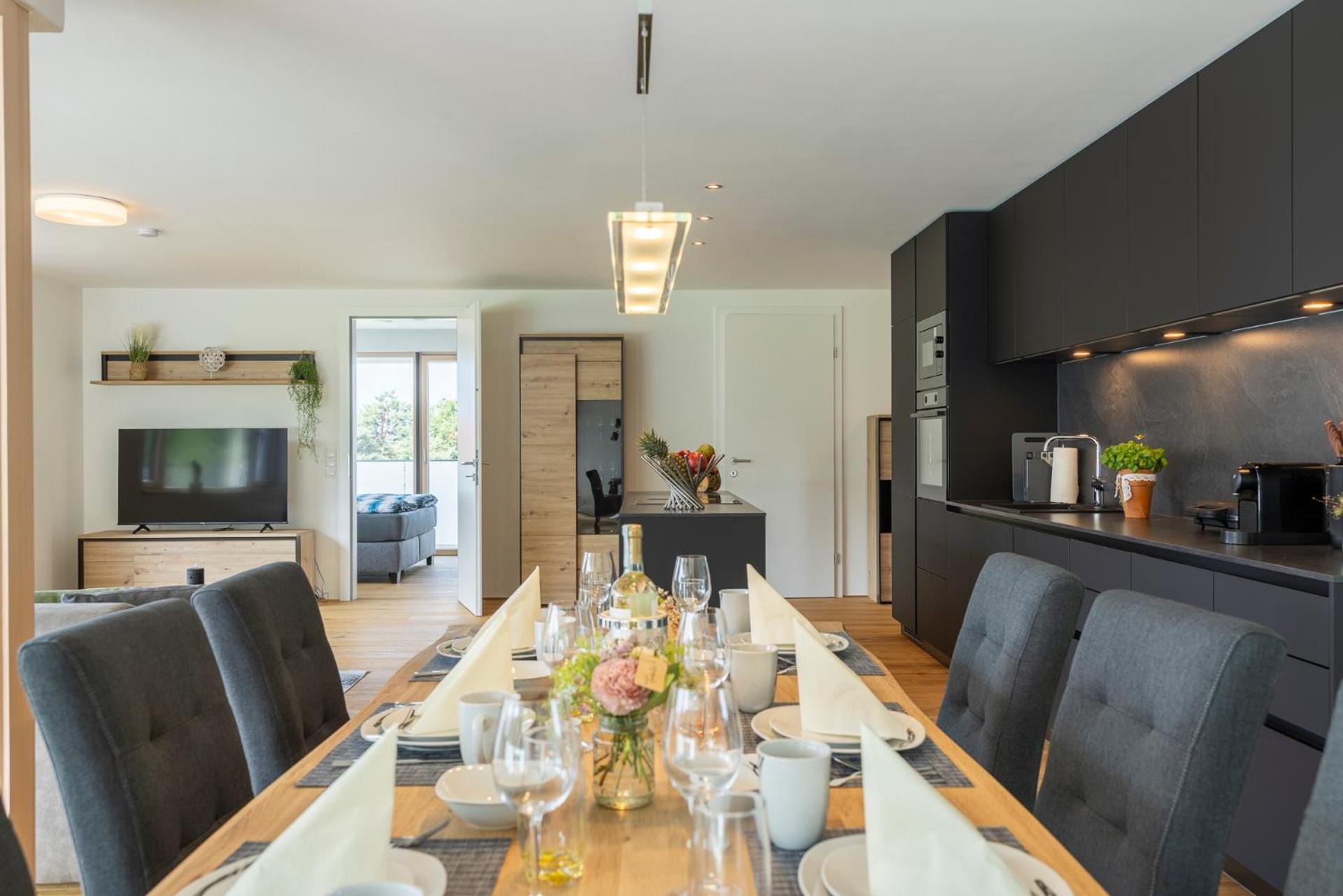 Bodensee Bergblick Suite by Stadtlandnest