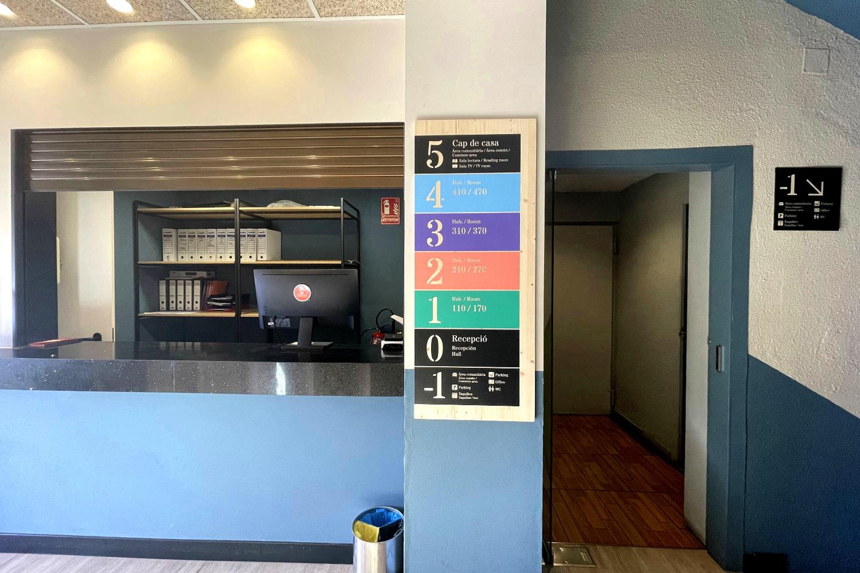 Font Andorra Hostel by Nexta