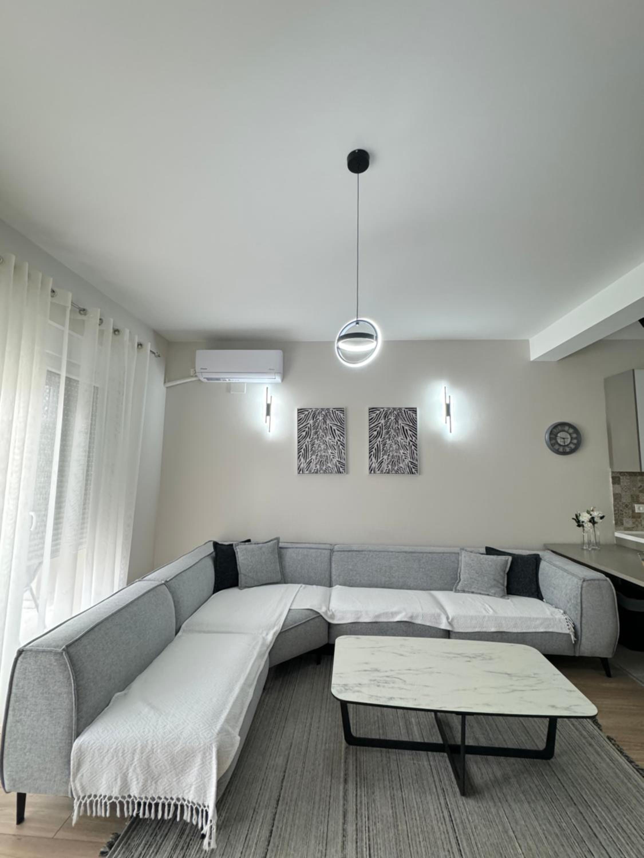 Deluxe Apartments