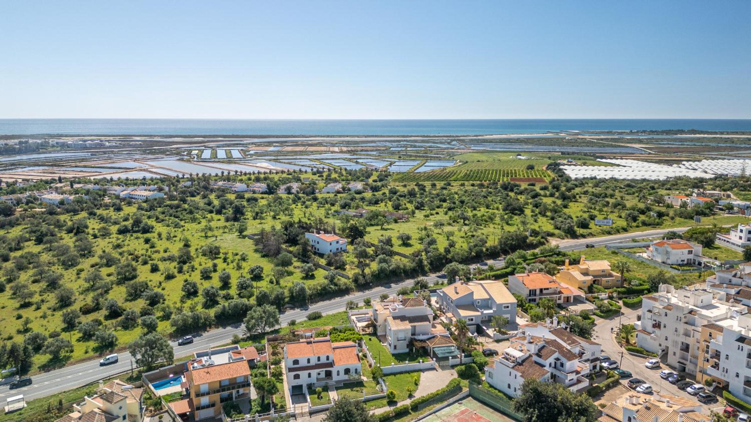 VILLA DO VALE- Stunning Family Villa with Pool view 4