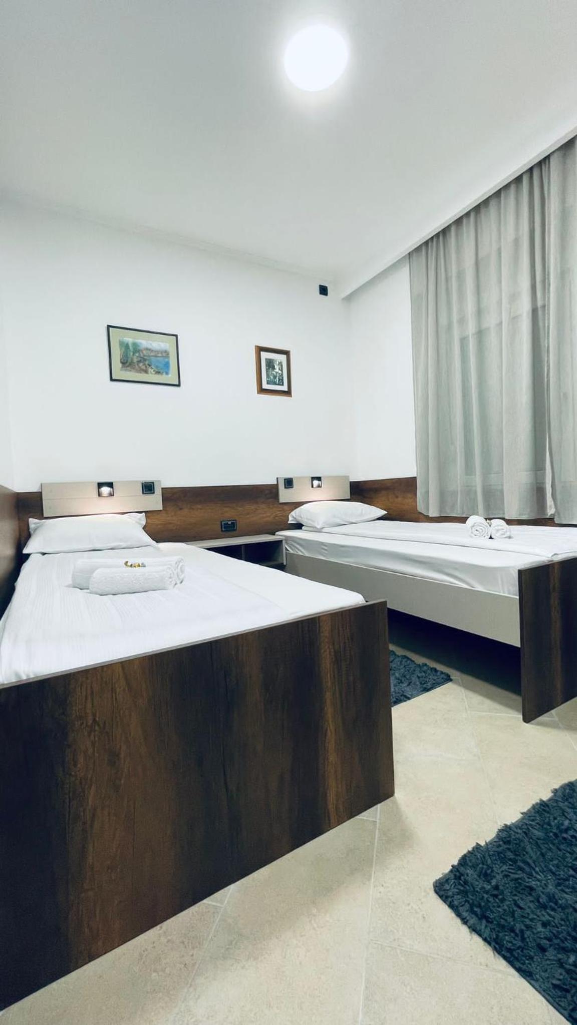 Kollar D Guest House - Prenoćište ROOMS view 3