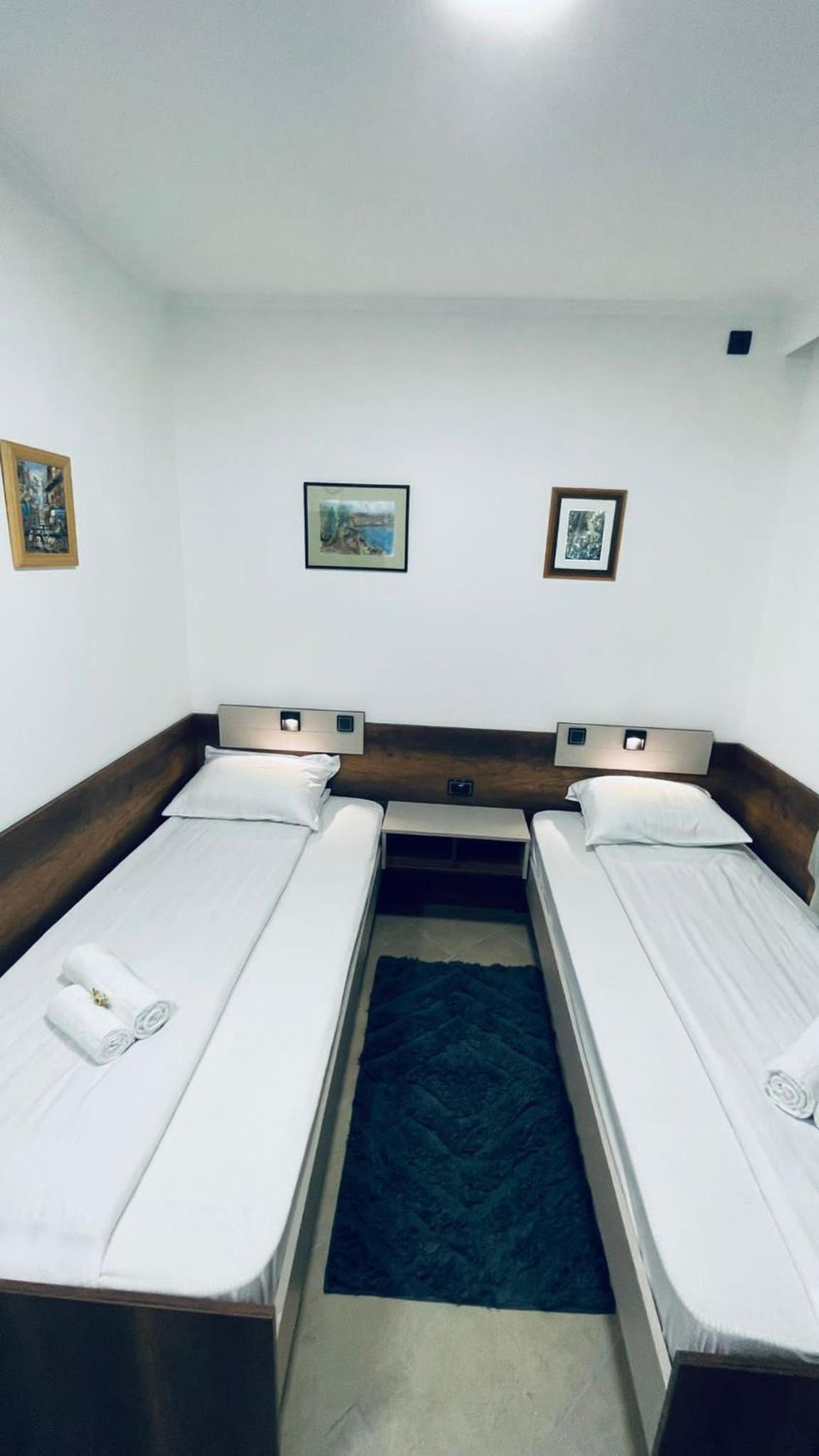 Kollar D Guest House - Prenoćište ROOMS view 4