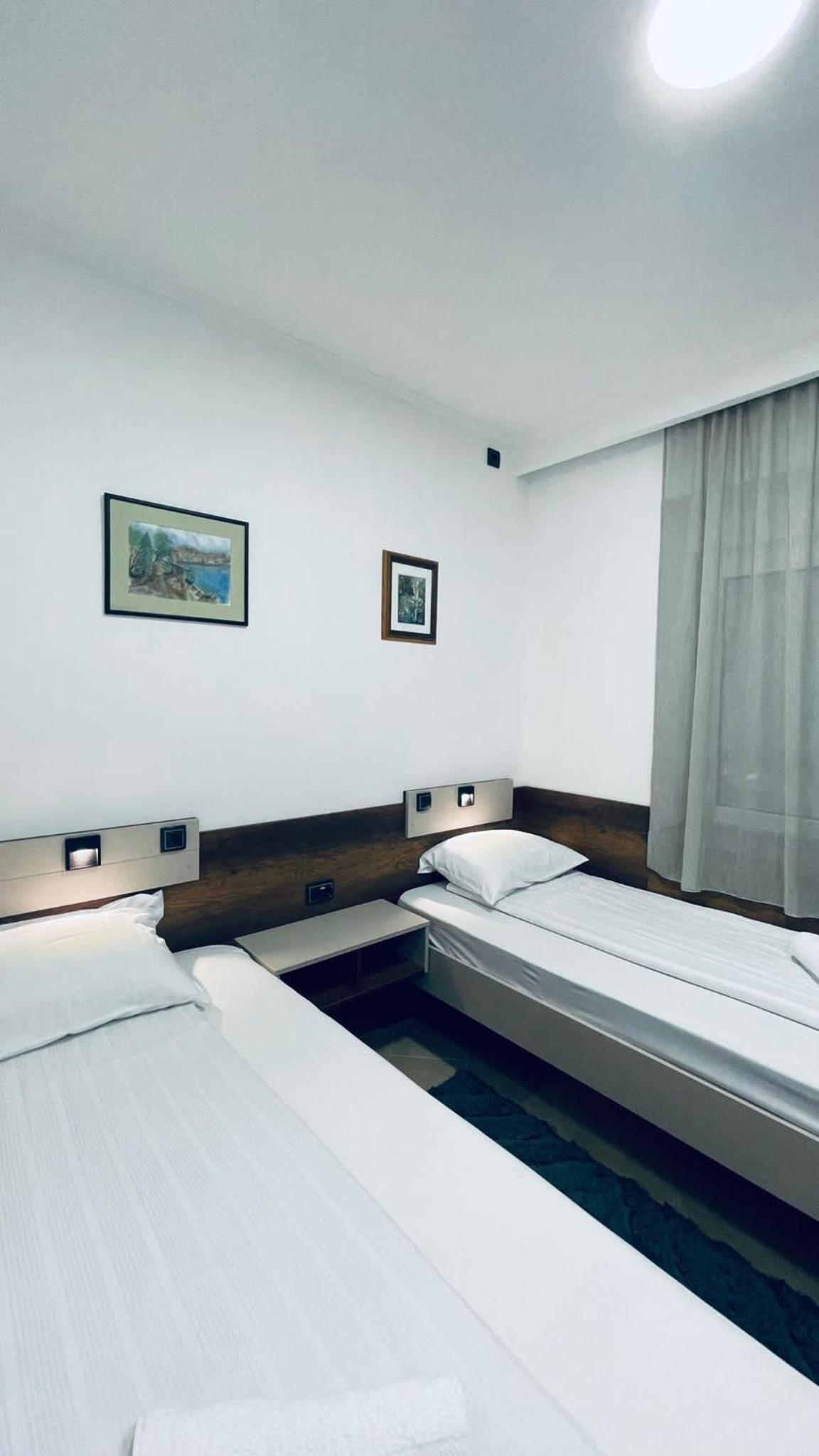 Kollar D Guest House - Prenoćište ROOMS view 2