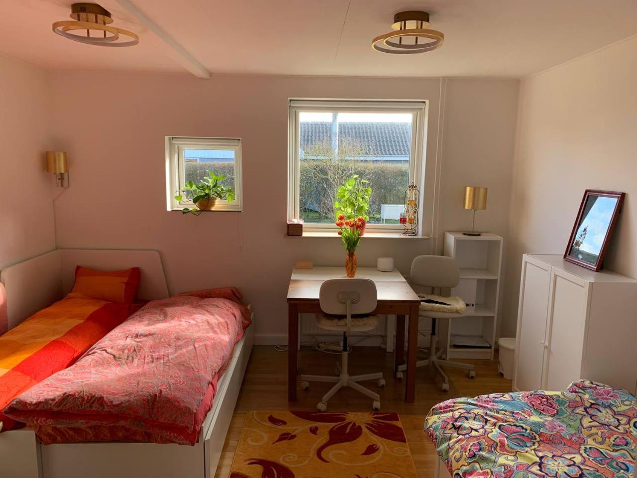 Spacious quiet home near beach