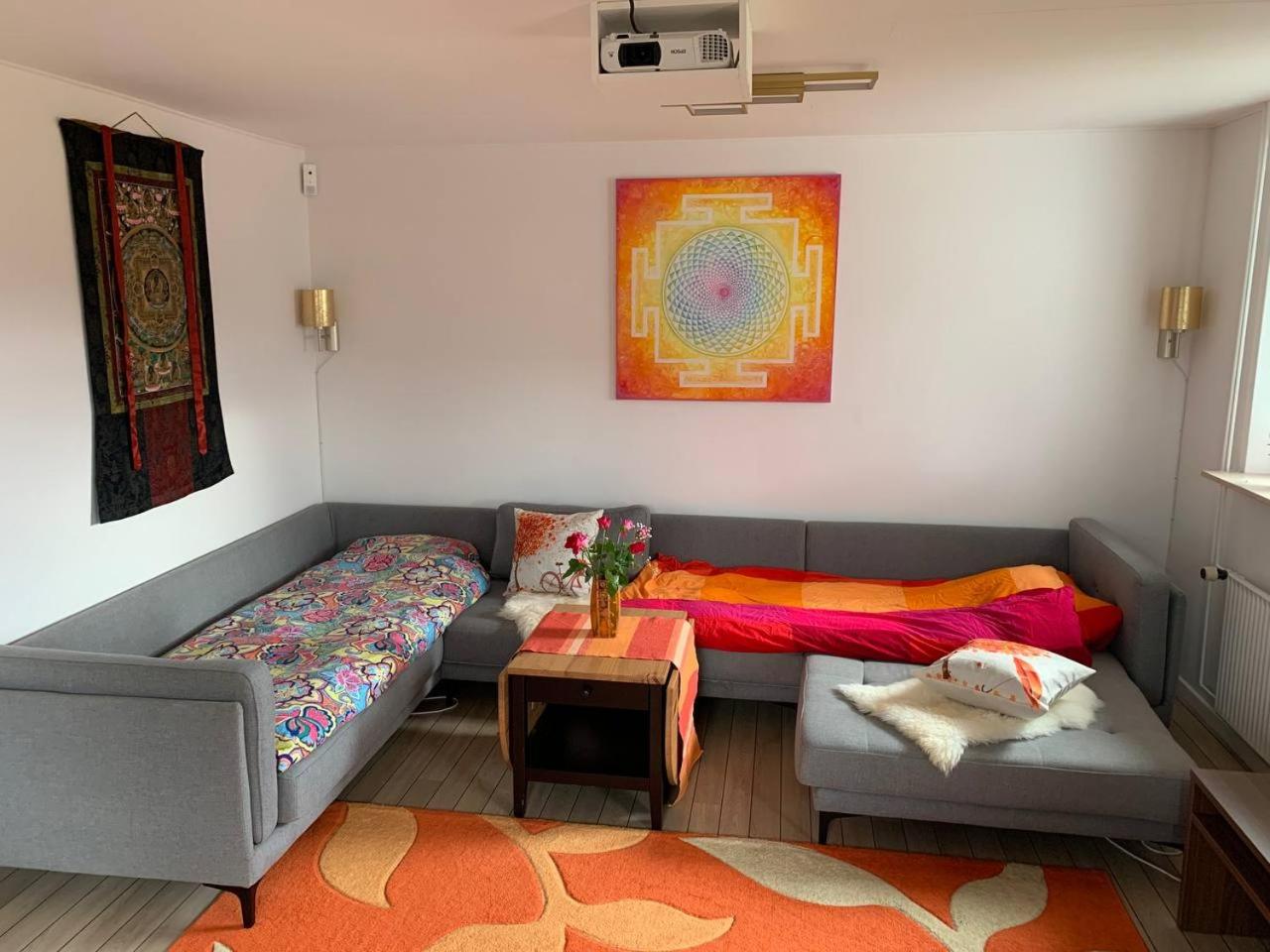 Spacious quiet home near beach
