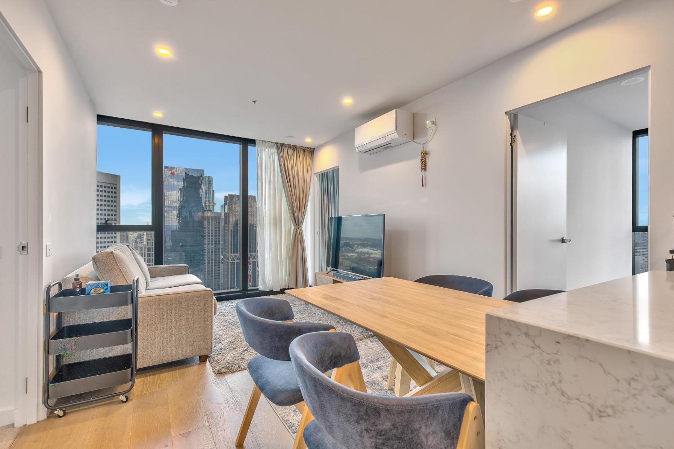 3BR 2BA Chic Apt with Parking NOT ACTIVE