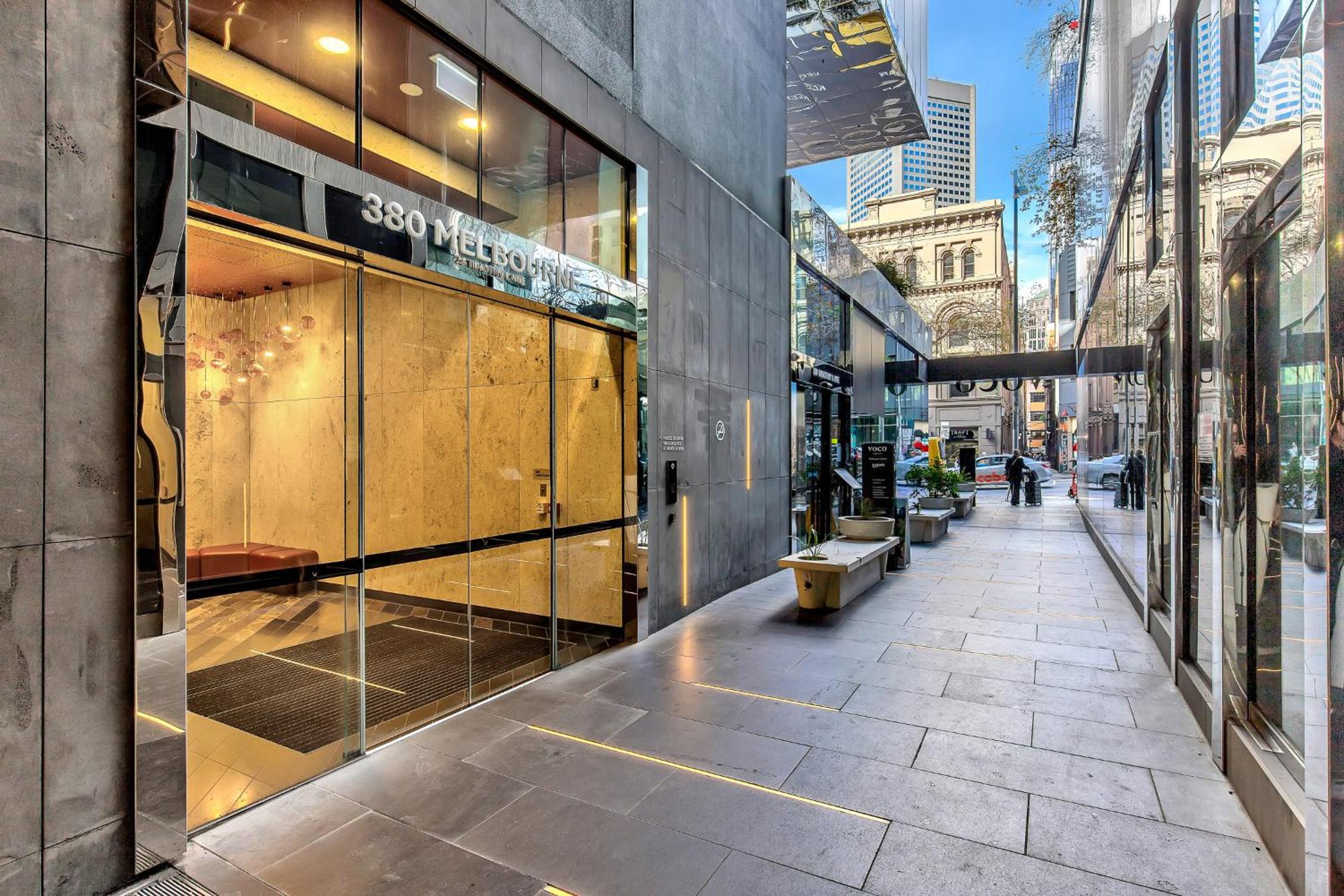 3BR 2BA Chic Apt with Parking NOT ACTIVE