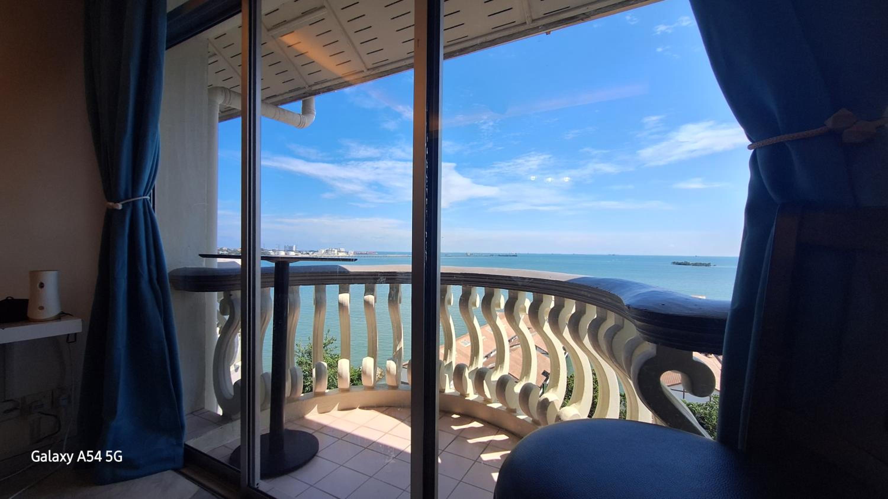 D'Melor Penthouse Glory Beach Resort photo 4