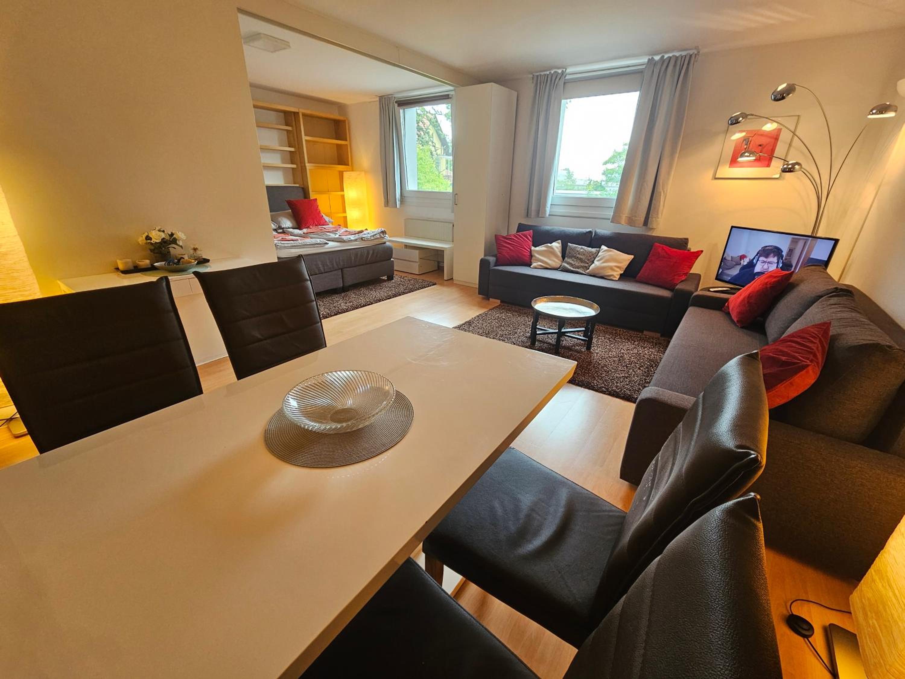 Yuki's Place - UN-VIC, Danube Beach and Subway near to Downtown Vienna
