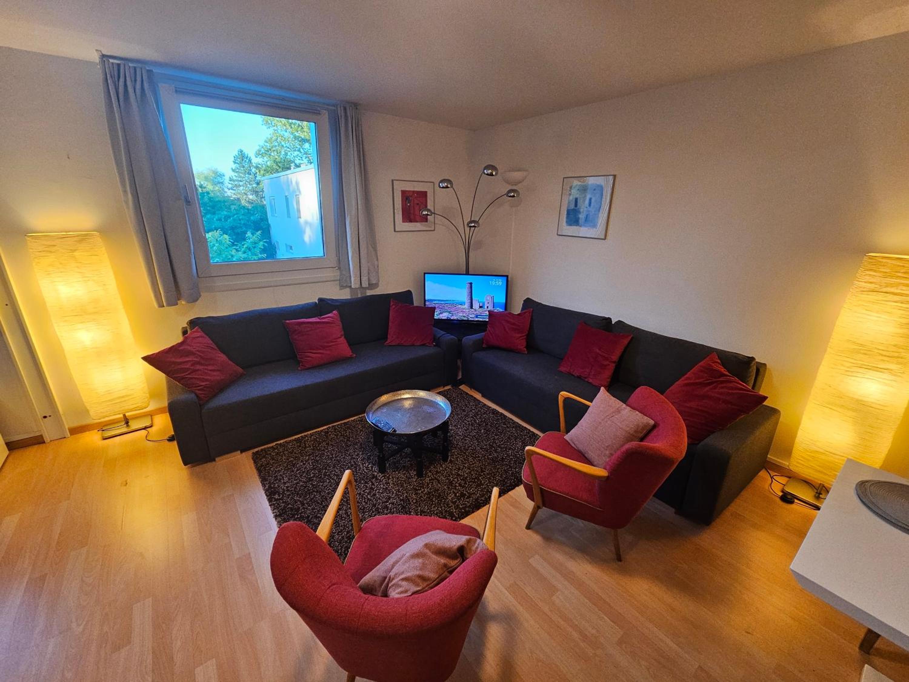 Yuki's Place - UN-VIC, Danube Beach and Subway near to Downtown Vienna