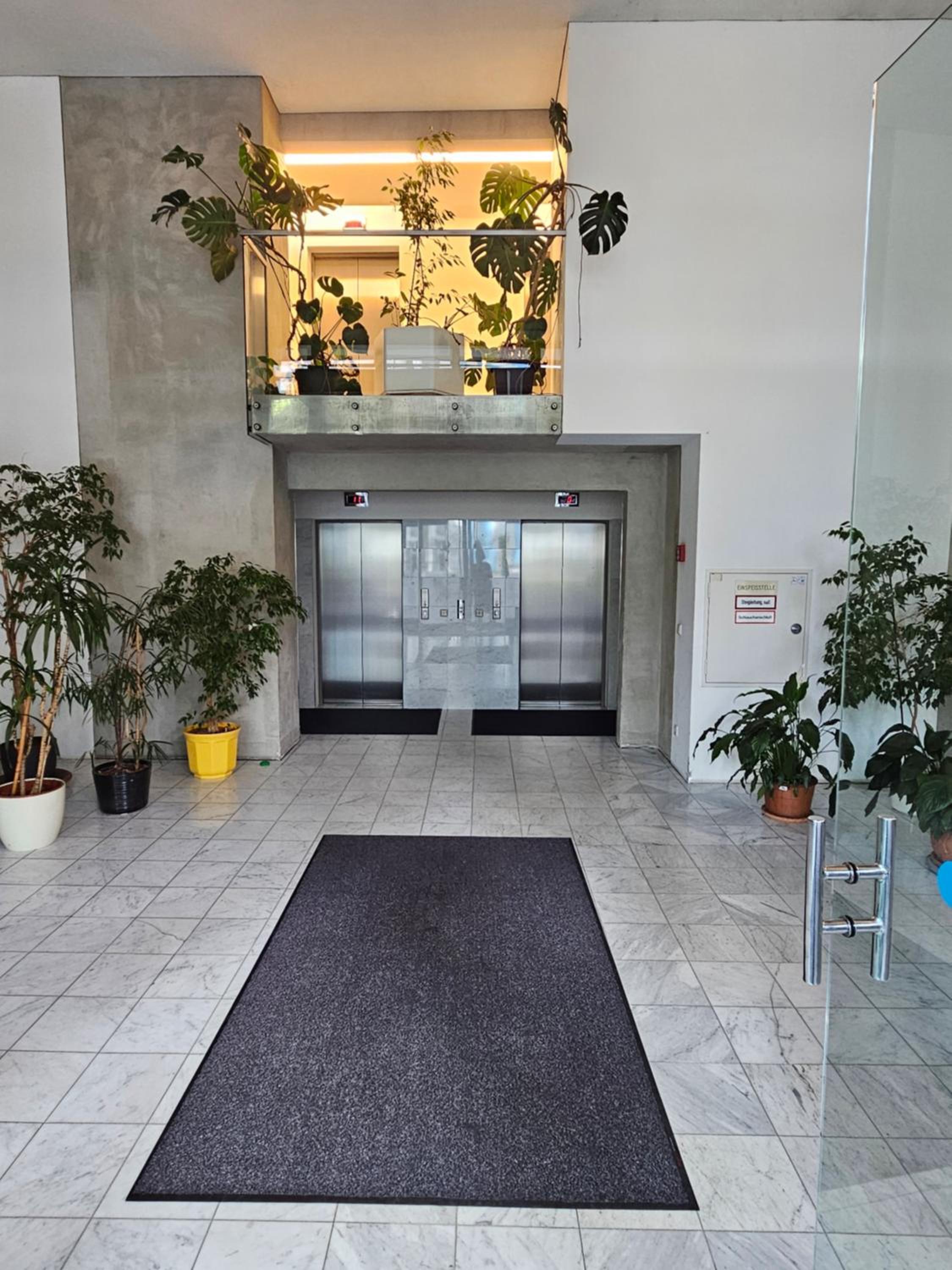 Yuki's Place - UN-VIC, Danube Beach and Subway near to Downtown Vienna
