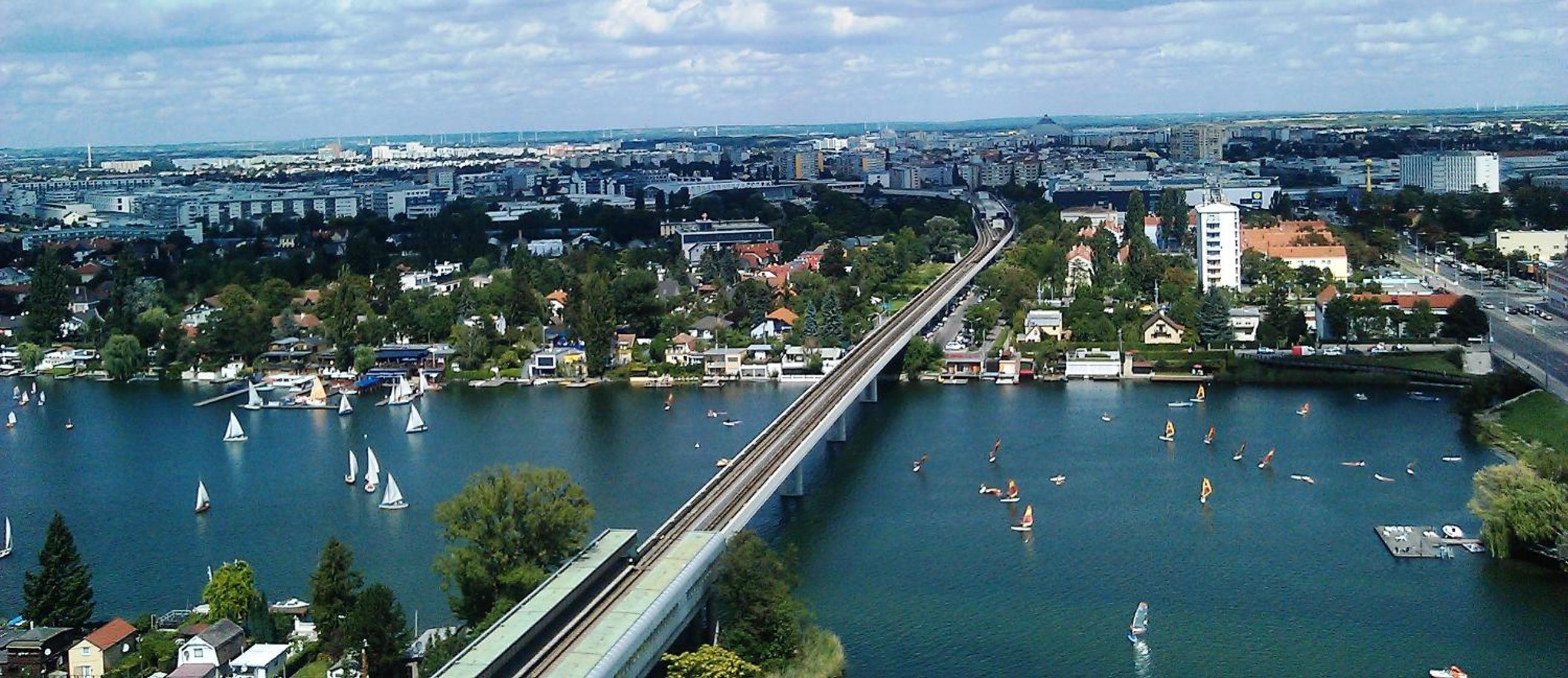 Yuki's Place - UN-VIC, Danube Beach and Subway near to Downtown Vienna