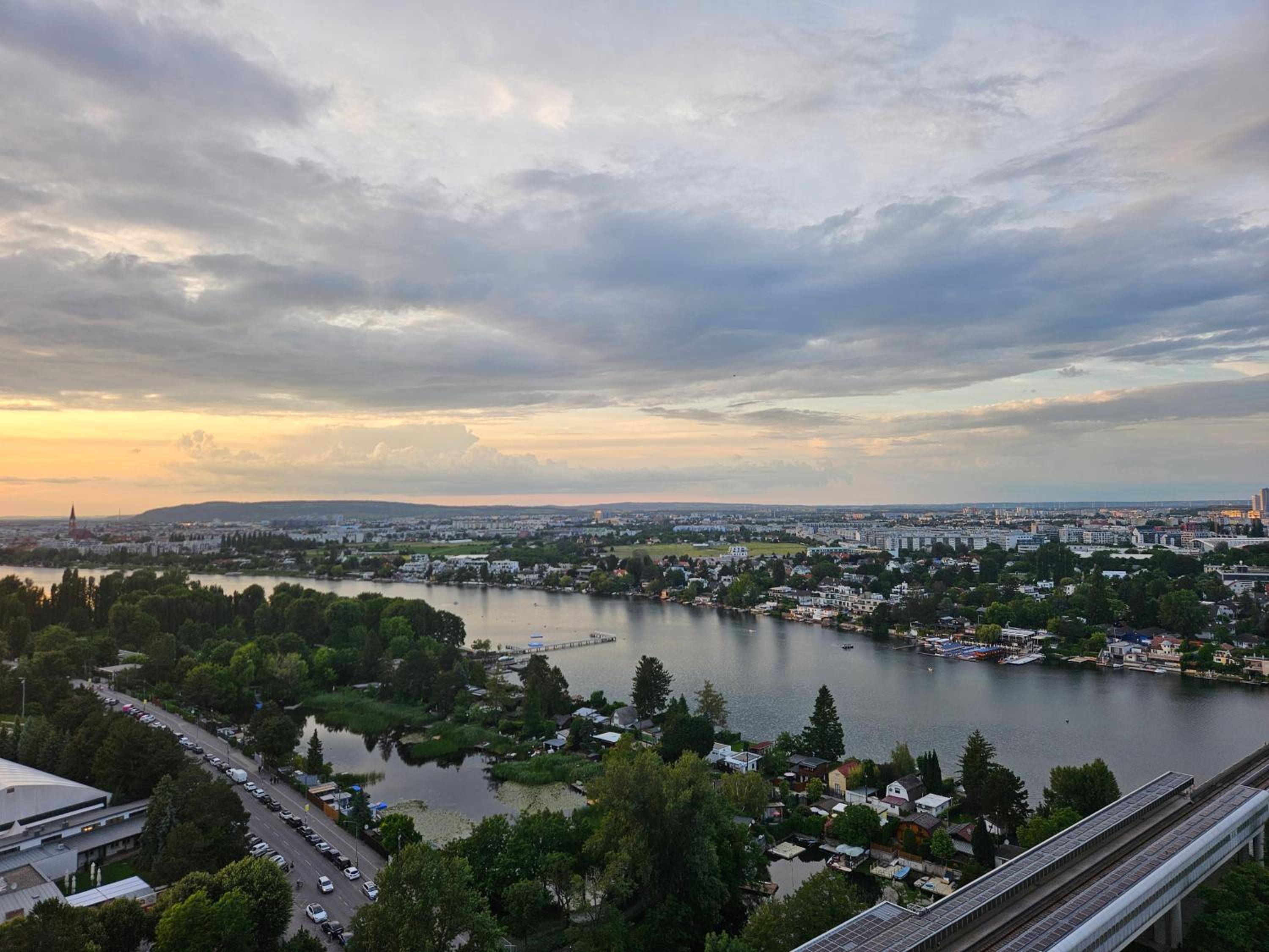 Yuki's Place - UN-VIC, Danube Beach and Subway near to Downtown Vienna