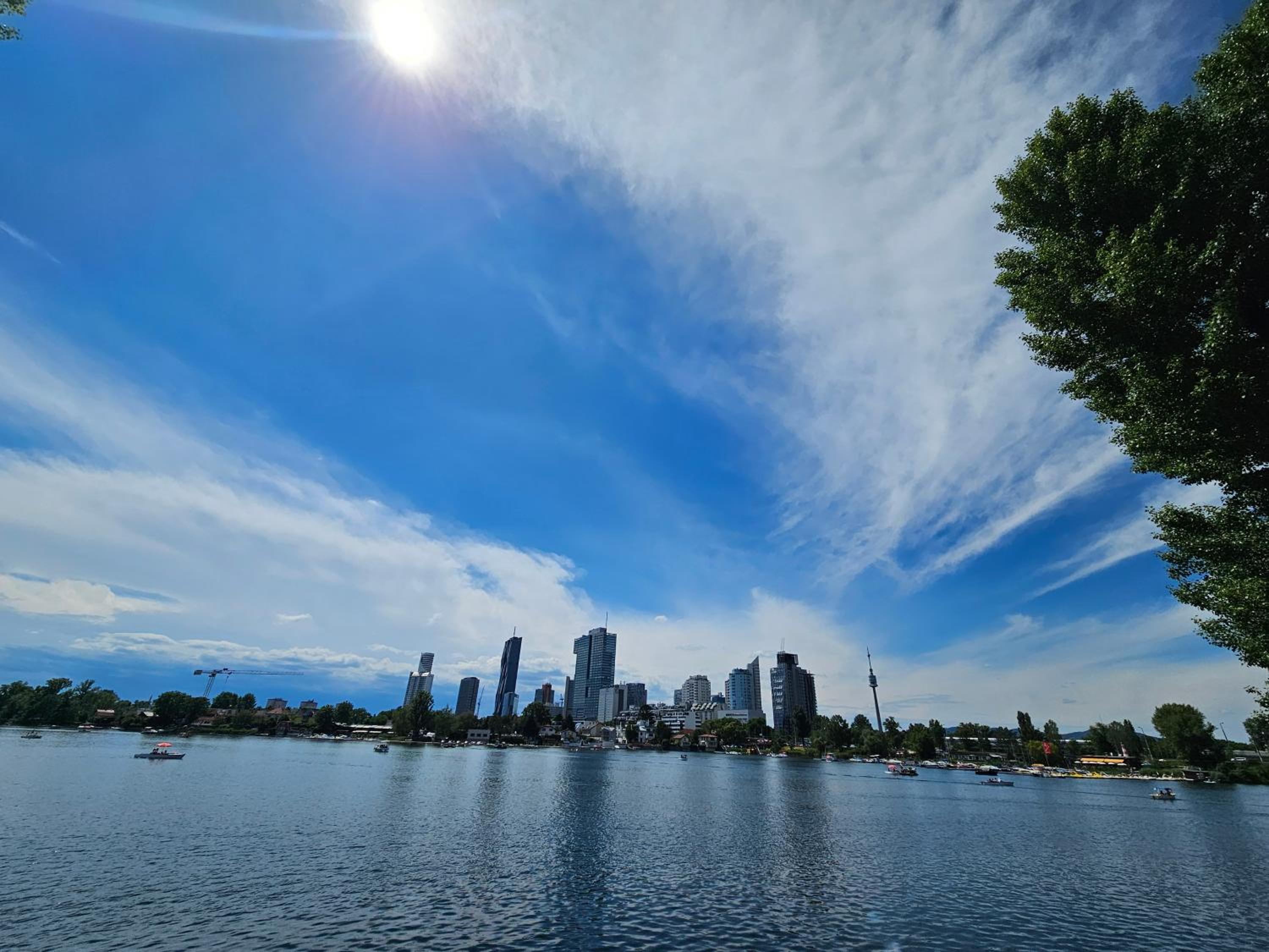 Yuki's Place - UN-VIC, Danube Beach and Subway near to Downtown Vienna