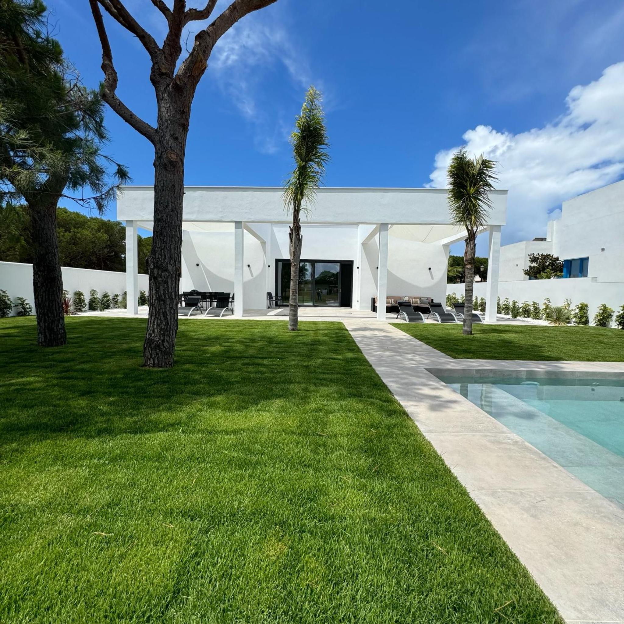 Hotel Poniente Beach House - Image 1