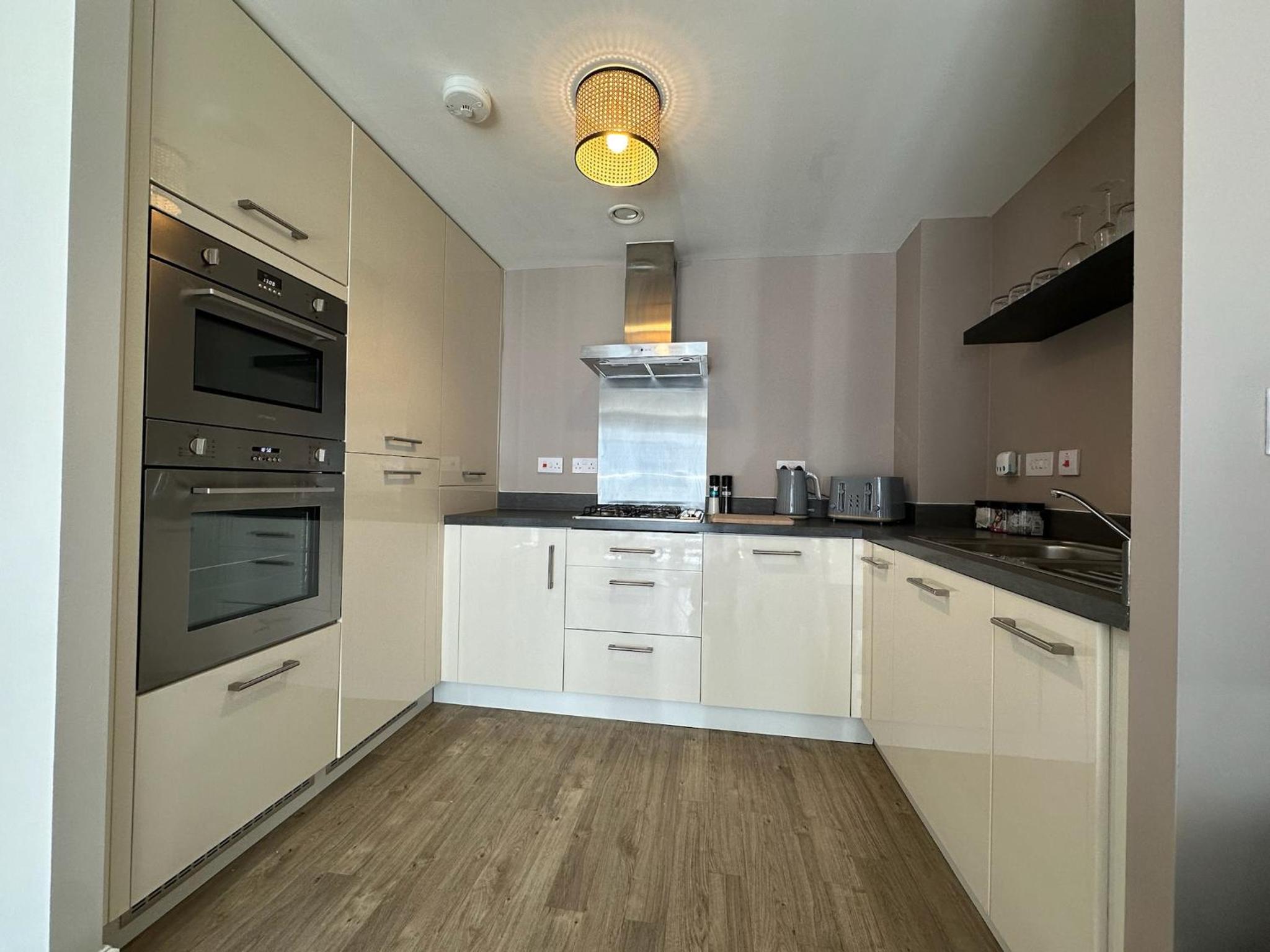The Cosy, Exceptional One Bed Apartment With Free Parking view 4