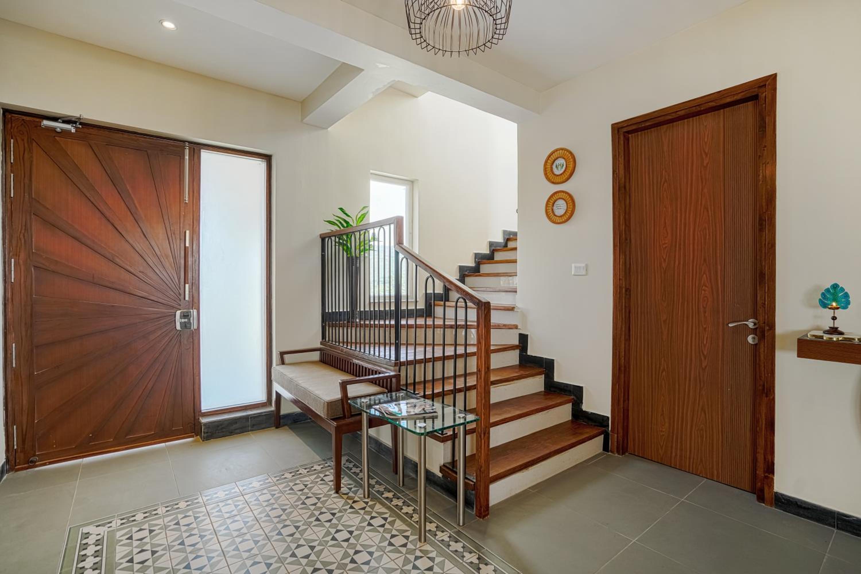 SaffronStays Ridgeview Manor, Mukteshwar - 3BHK Villa with Himalayan Views & Verandahs
