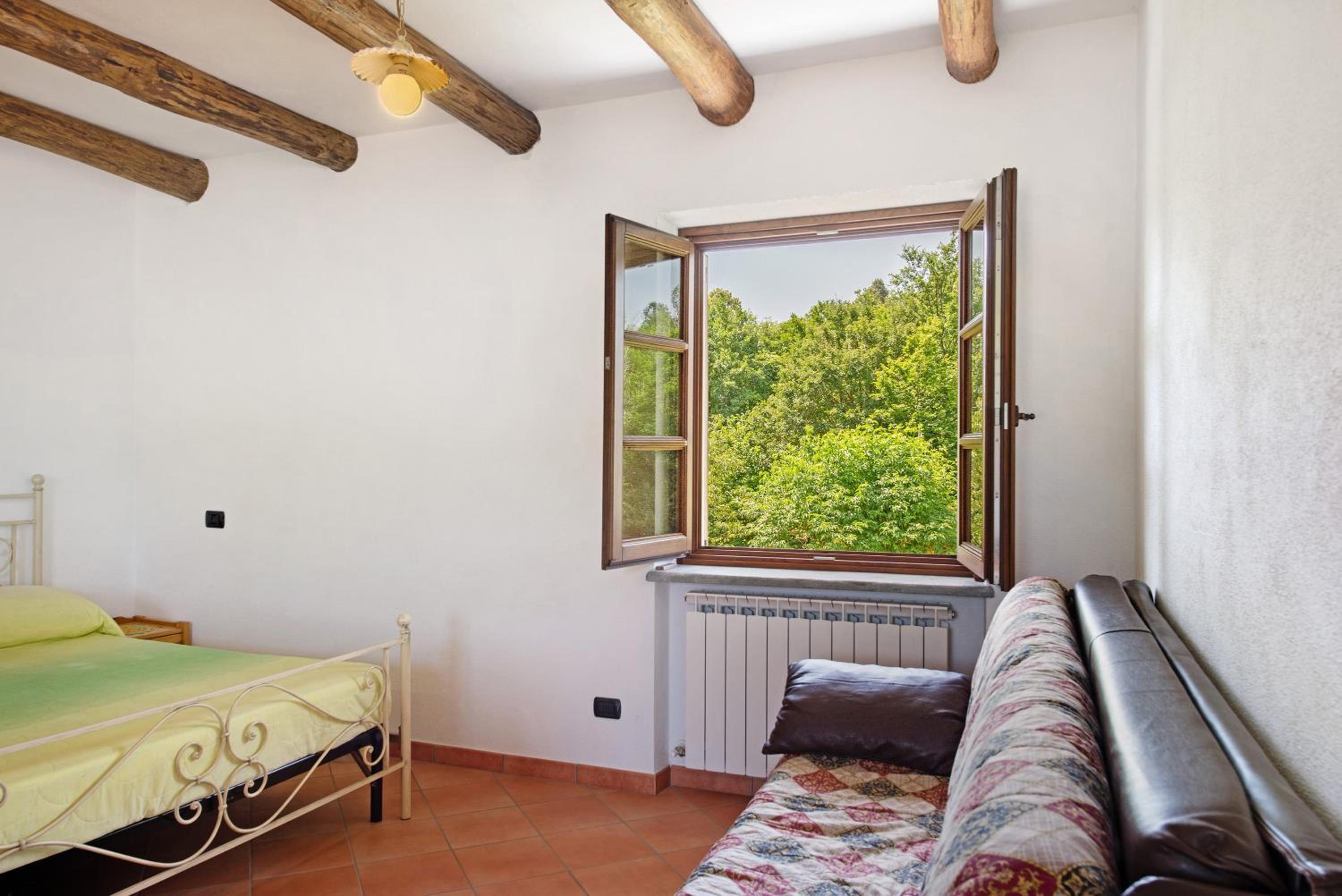 Ant Ra Prina Chiaro Pino view 4