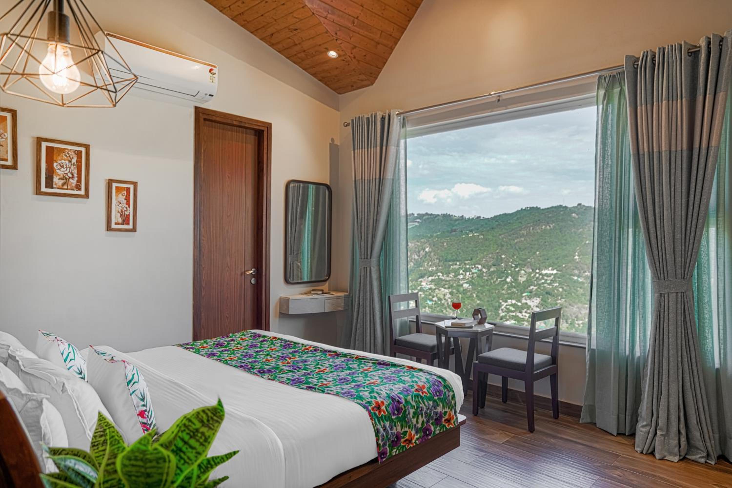 SaffronStays Ridgeview Manor, Mukteshwar - 3BHK Villa with Himalayan Views & Verandahs