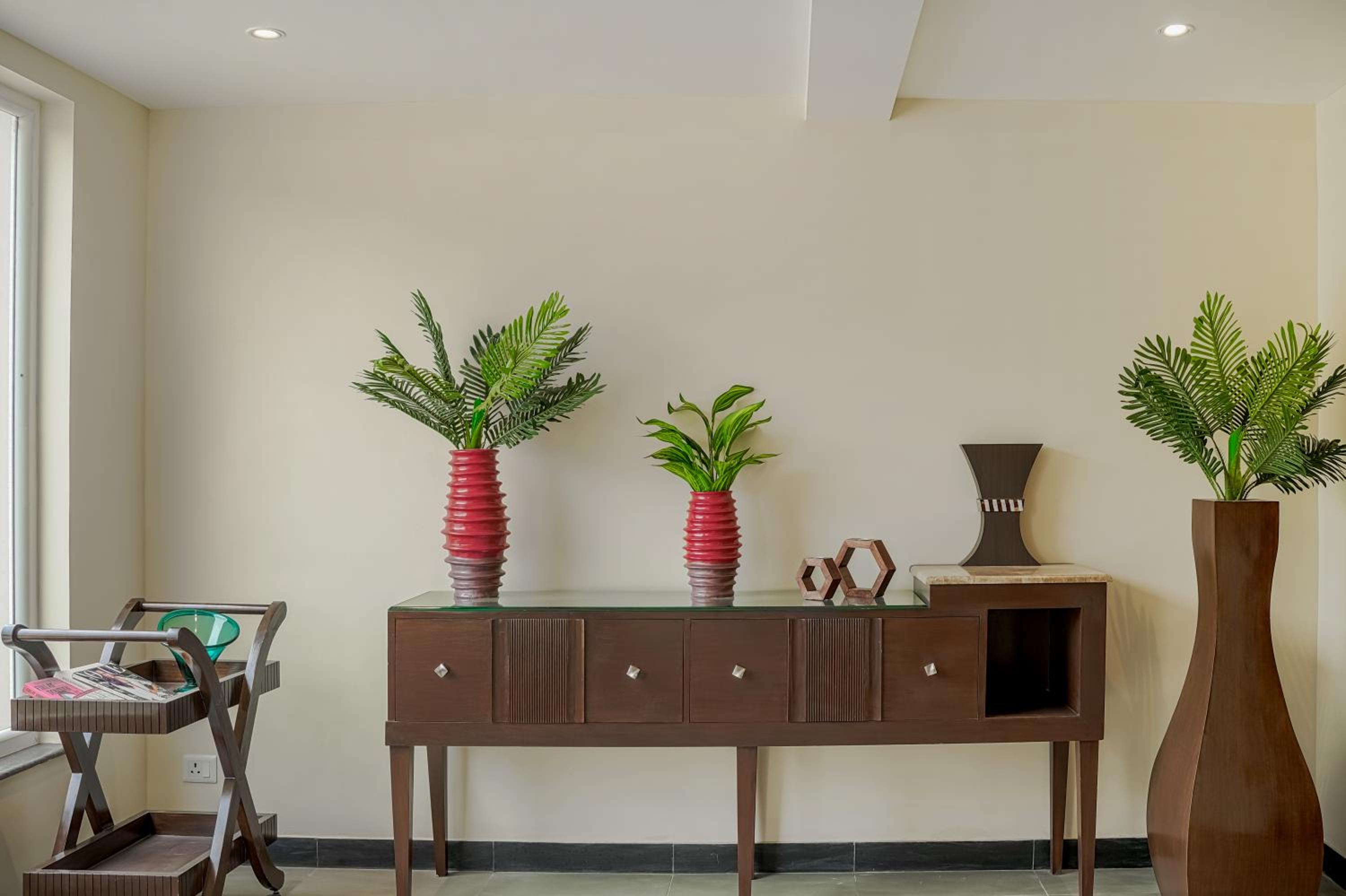 SaffronStays Ridgeview Manor, Mukteshwar - 3BHK Villa with Himalayan Views & Verandahs
