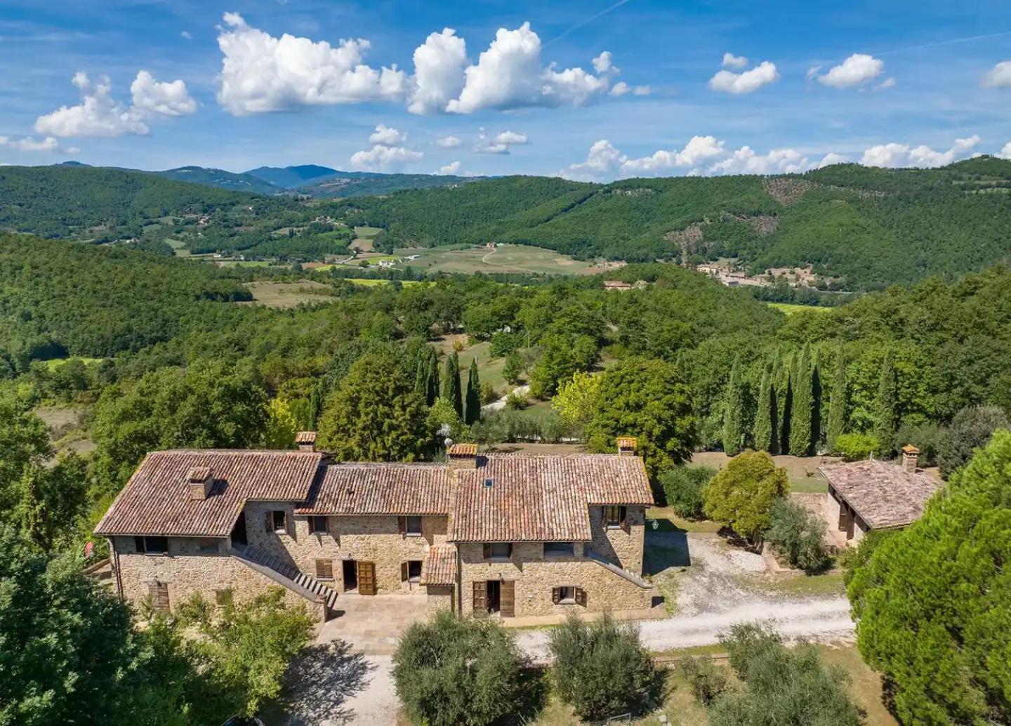 Villa Casanova - Countryside Villa with Private Pool near Calzolaro view 3